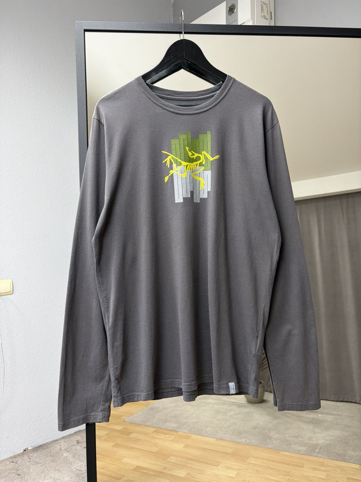 Arc'teryx Arc’teryx Graphic Longsleeve Shirt Grey Techwear Y2K Tee Size US L / EU 52-54 / 3 - 1 Thumbnail