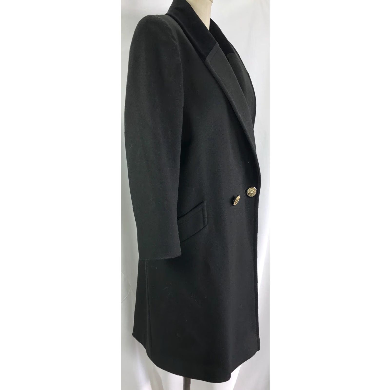 Jones New York VINTAGE Jones New York 100% Wool Long Pea Coat L Black Double Breasted Velvet Collar Coat Women Size L / US 10 / IT 46 - 3 Thumbnail