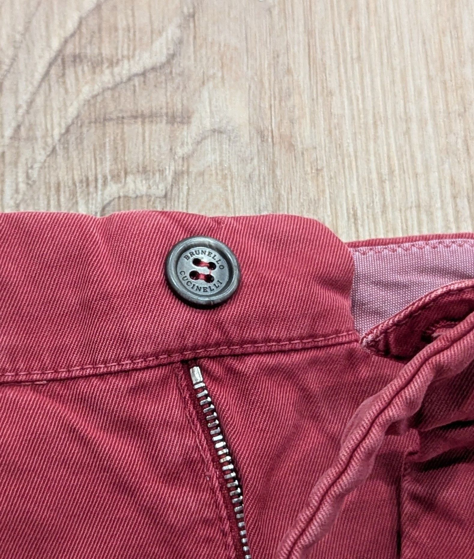 Brunello Cucinelli Brunello Cucinelli Pleat Front Bermuda Shorts Rosso 56 US 40 Size US 40 / EU 56 - 2 Thumbnail