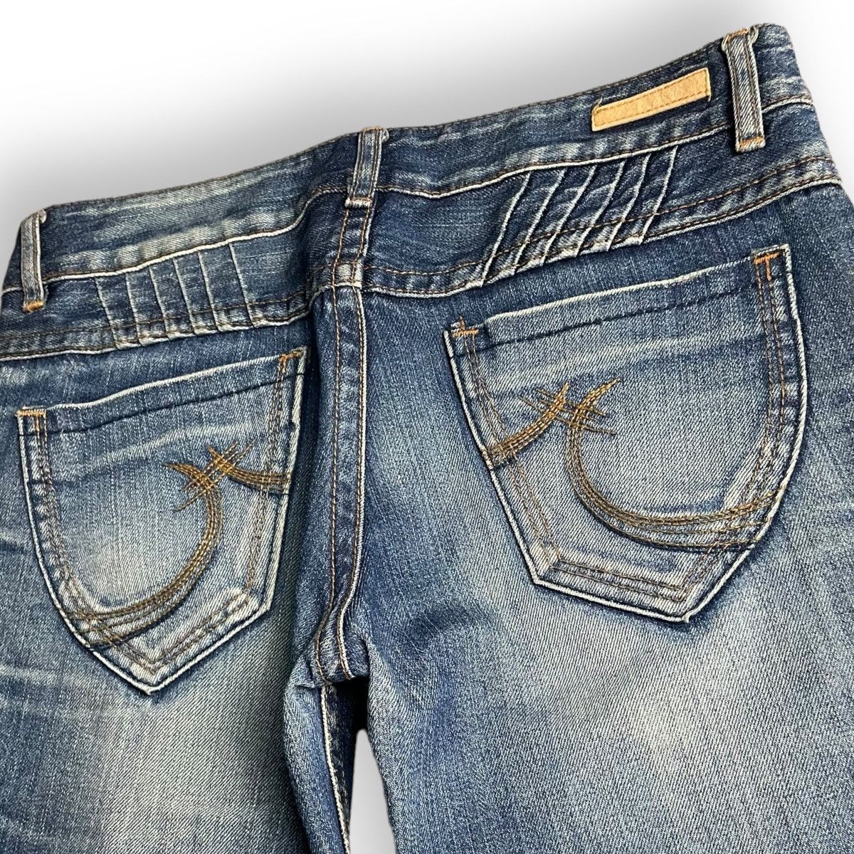 Le Grande Bleu (L.G.B.) SUPER FLARE VINTAGE CODY BLUE 6 POCKETS WASHED DENIM PANTS Size US 30 / EU 46 - 8 Thumbnail