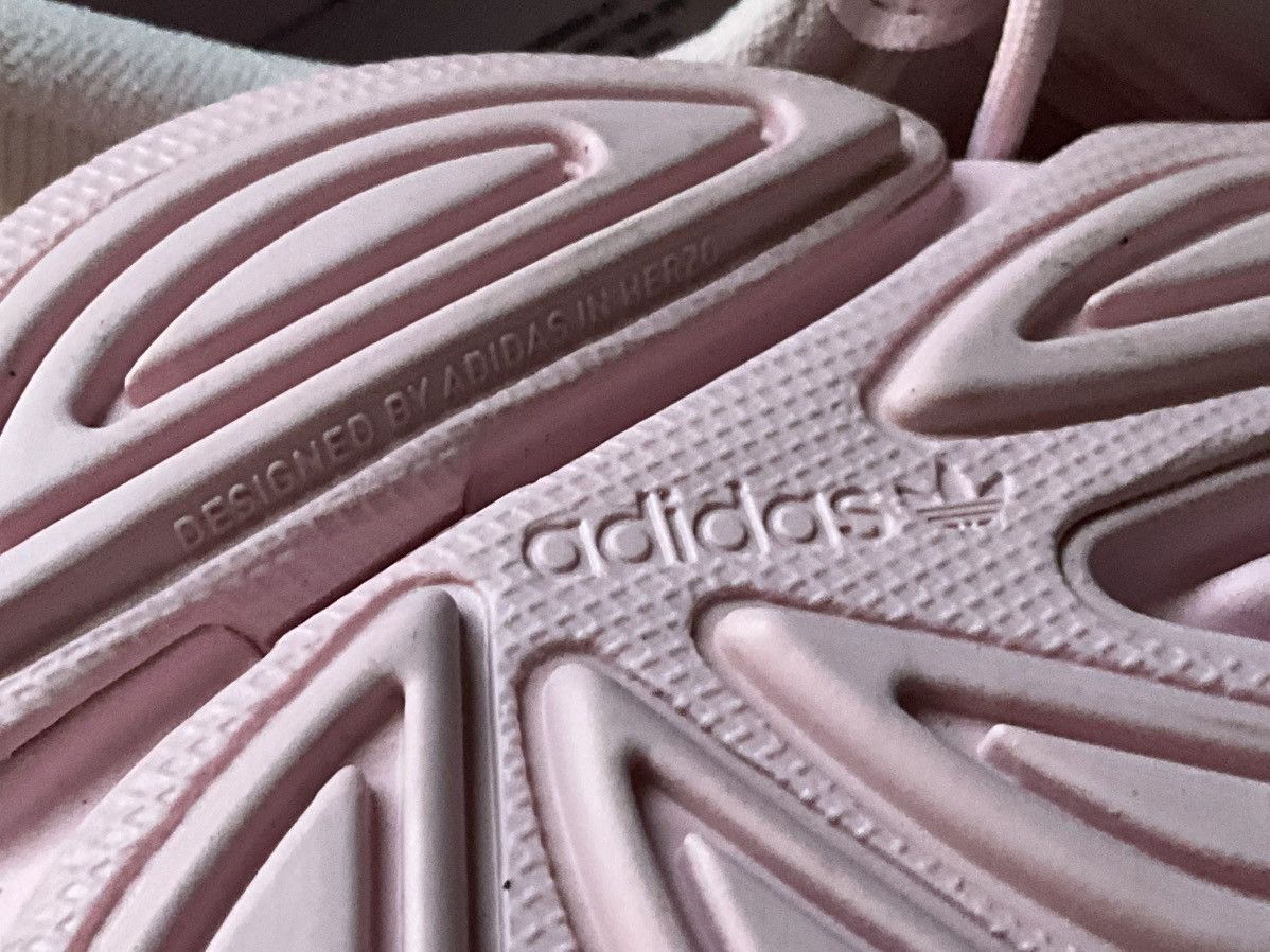 Adidas Women’s Pink Adidas Ozweego Size US 9.5 / IT 39.5 - 13 Thumbnail