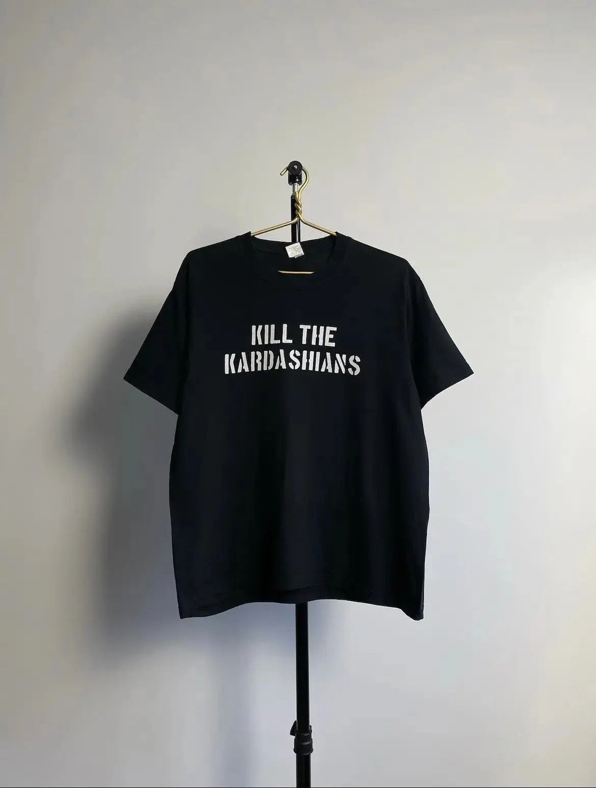 Other KILL THE KARDASHIANS HUMOR MERCH TEE Size US L / EU 52-54 / 3 - 1 Thumbnail
