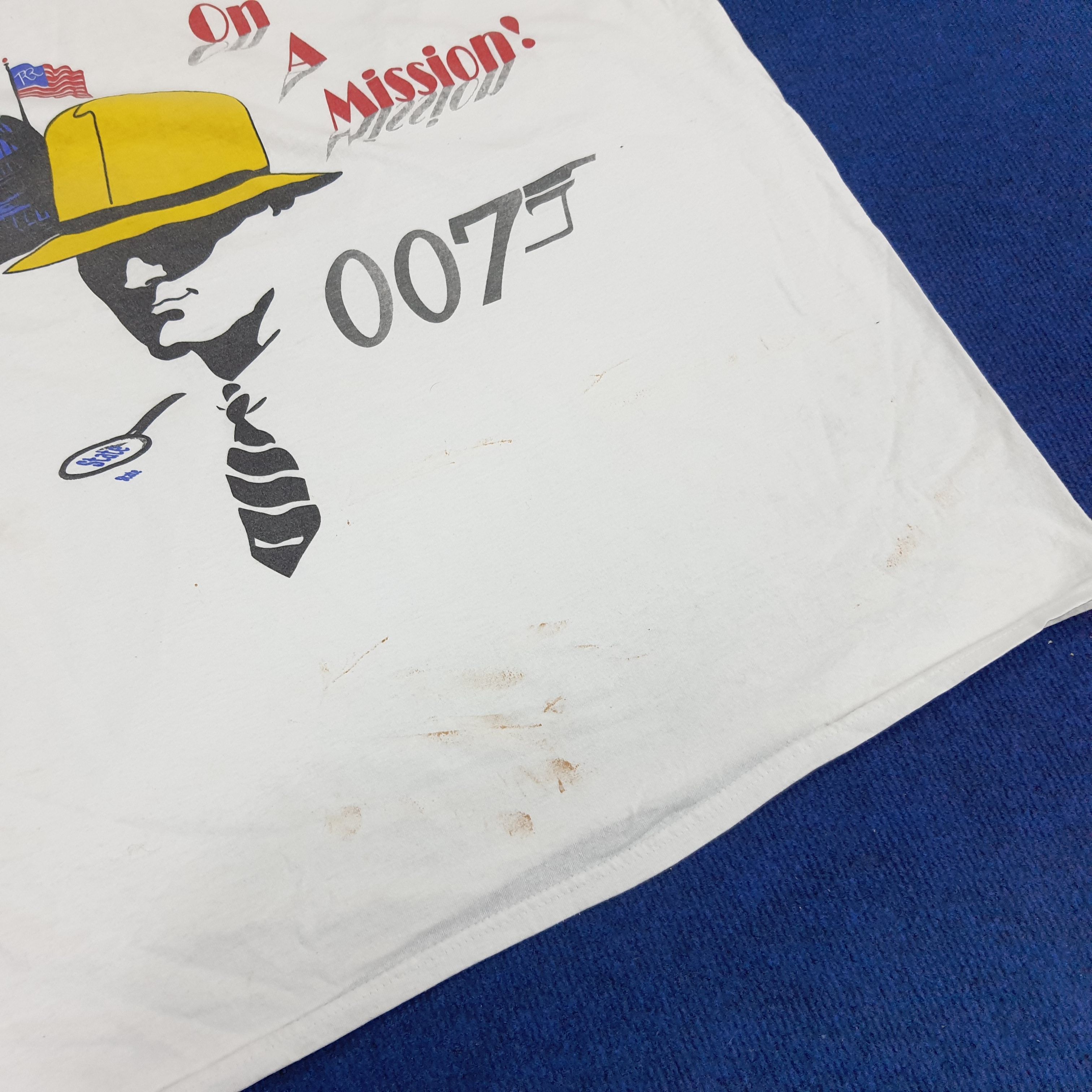 Vintage Vintage James Bond 007 On A Mission 90s Movie T-shirt Size US XL / EU 56 / 4 - 9 Thumbnail