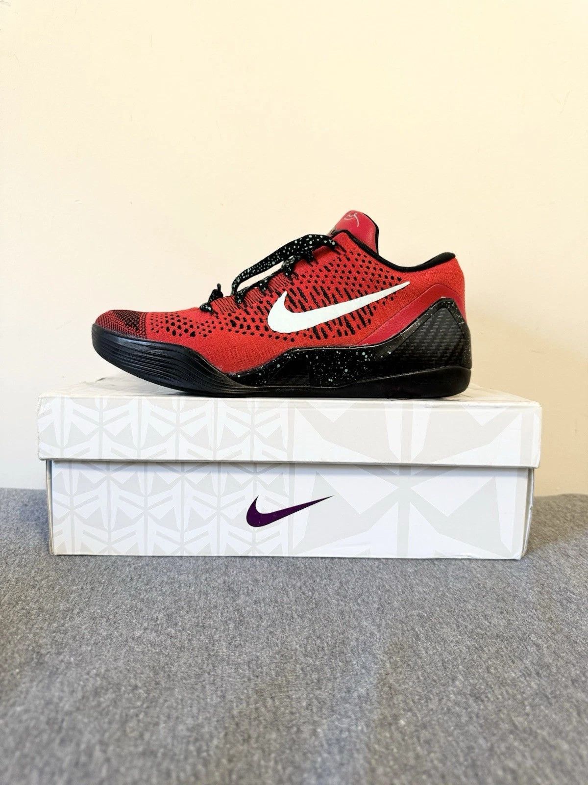 Nike Nike Kobe 9 Low University Red Size US 9 / EU 42 - 4 Thumbnail