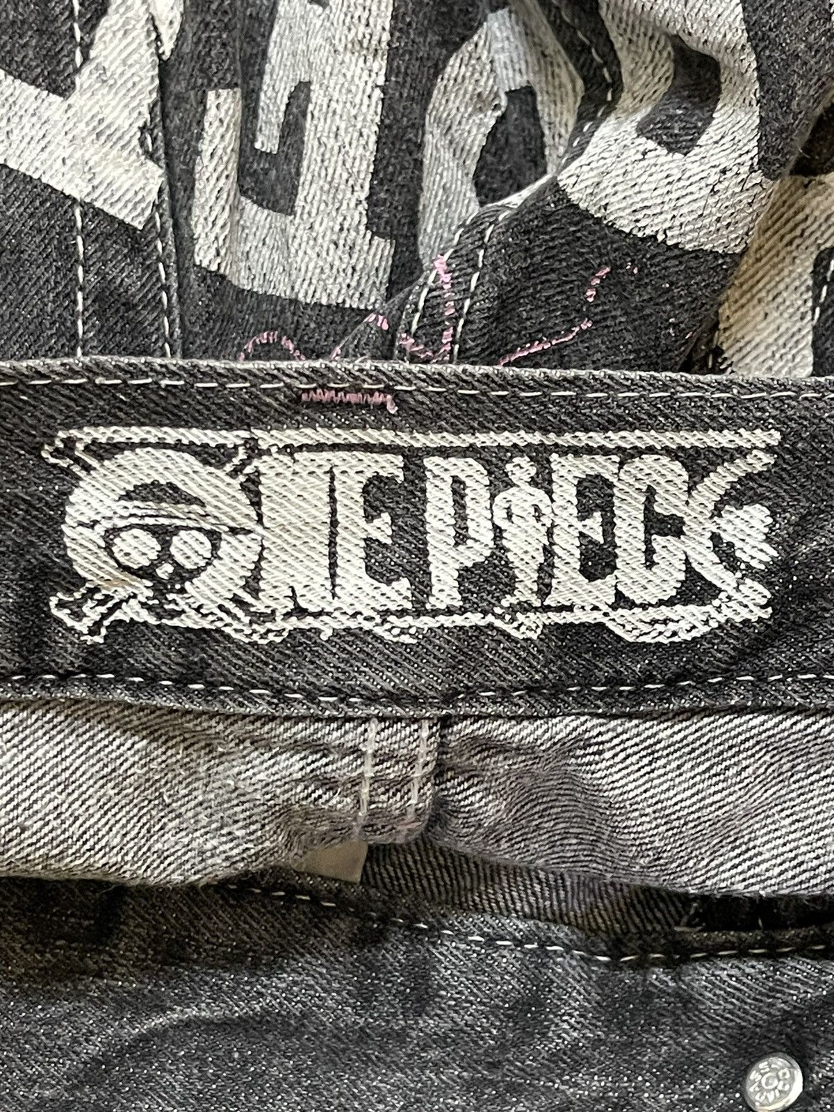 One Piece Vintage Japan One Piece Tony Chopper Distress Loose Jeans Size US 31 - 9 Thumbnail