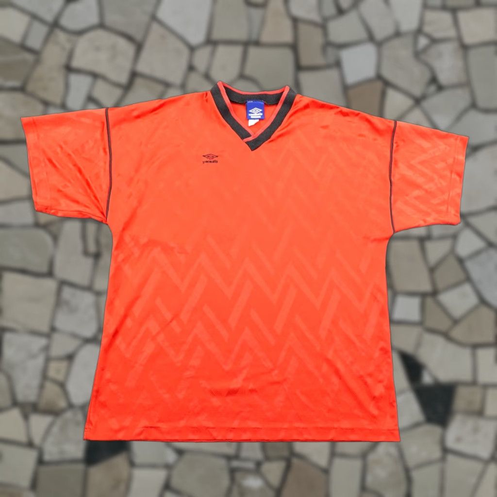 Umbro Vintage Umbro Shirt Mens XL Red Zig Zag Soccer Jersey Satin Silky 90s USA #14 Size US XL / EU 56 / 4 - 1 Thumbnail