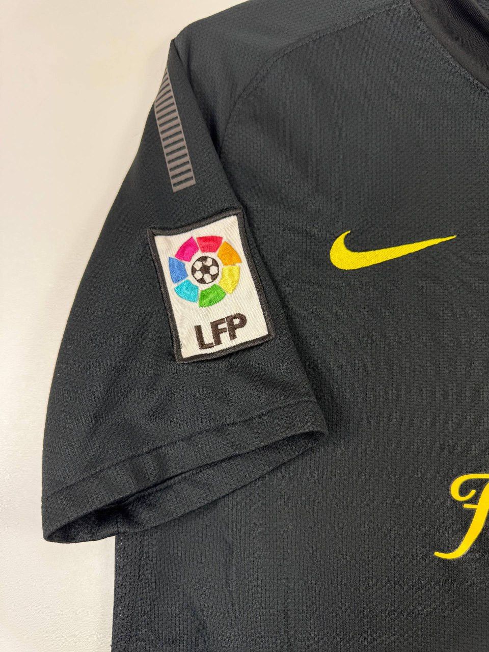 Nike Barcelona 2011 2012 Away Shirt Nike Football Jersey Qatar XS Size US XS / EU 42 / 0 - 3 Thumbnail