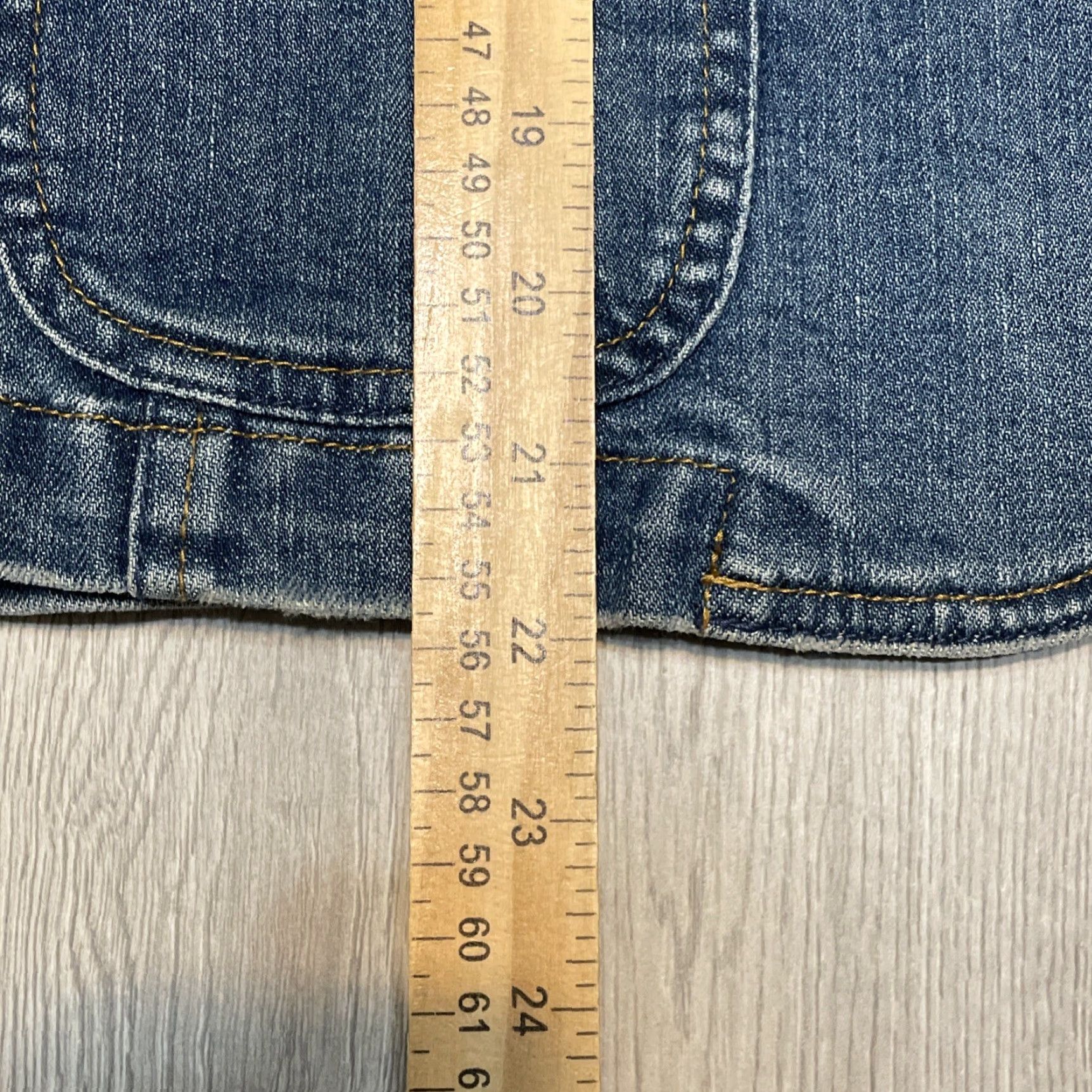 Tommy Hilfiger VINTAGE Tommy Hilfiger Women's Denim Jacket Blazer Sz 8 Light Blue Collared Button Up Jean Coat Size 30" / US 8 / IT 44 - 6 Thumbnail