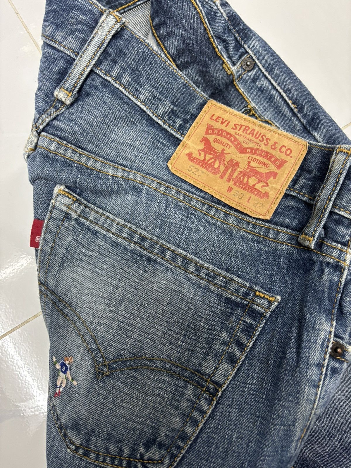 Levi's LEVIS 527 PATCHES DISTRESSED DENIM JEANS Size US 31 - 8 Thumbnail