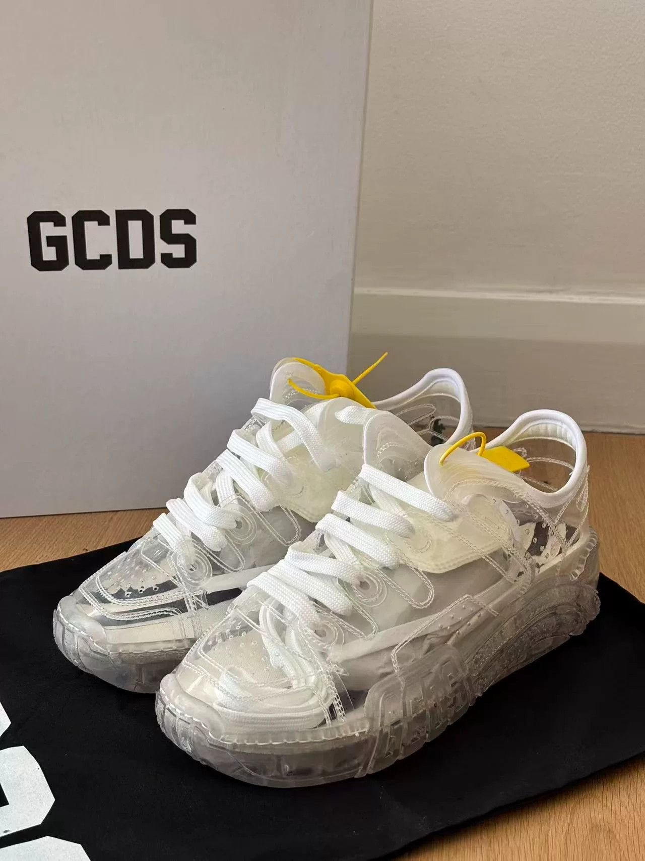 GCDS GCDS Transparent Sneakers Size 40 Italy Size US 7 / EU 40 - 1 Thumbnail