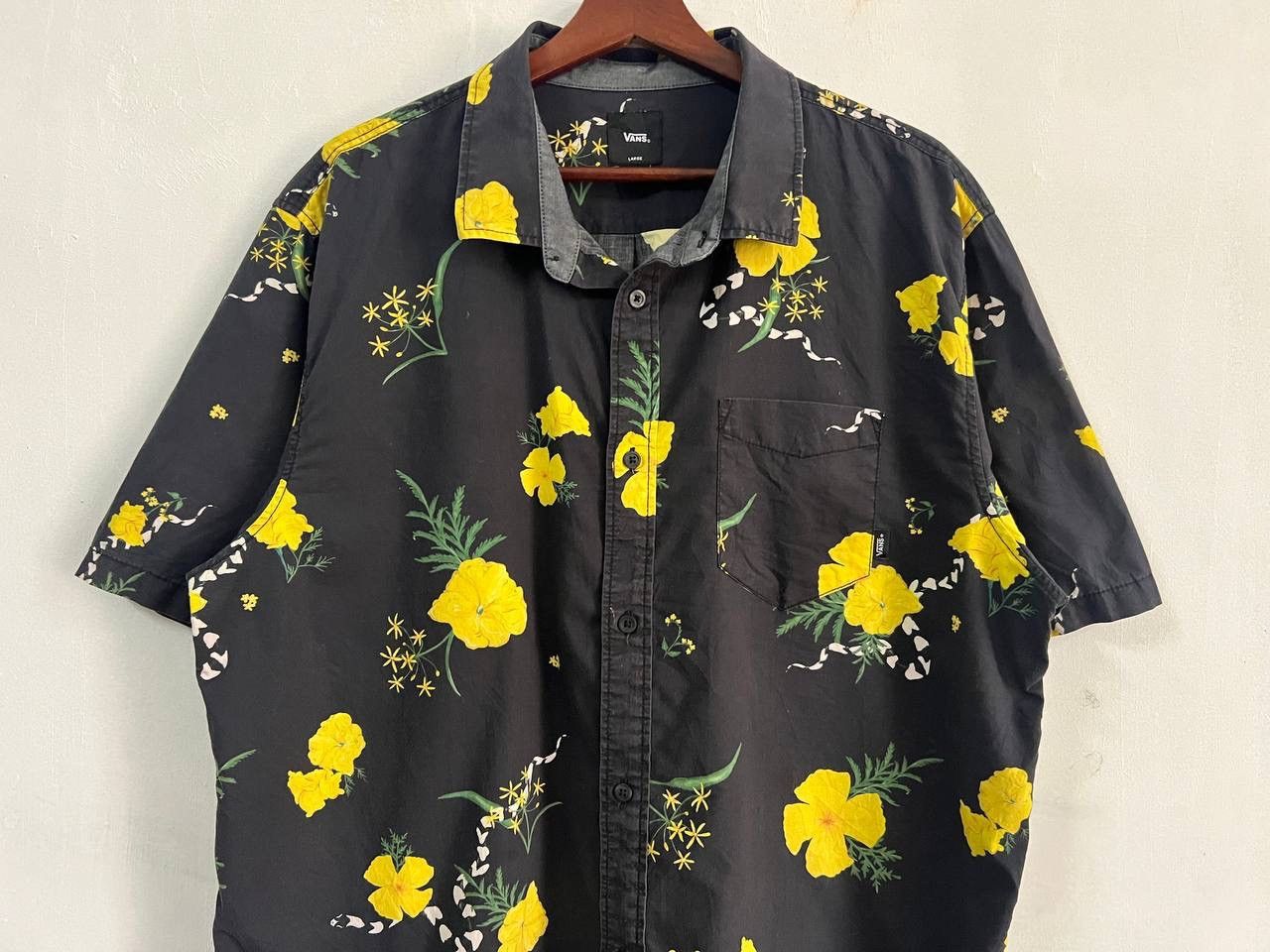 Vans Vans Flower Arts Collar Camp Button up Size US L / EU 52-54 / 3 - 4 Thumbnail