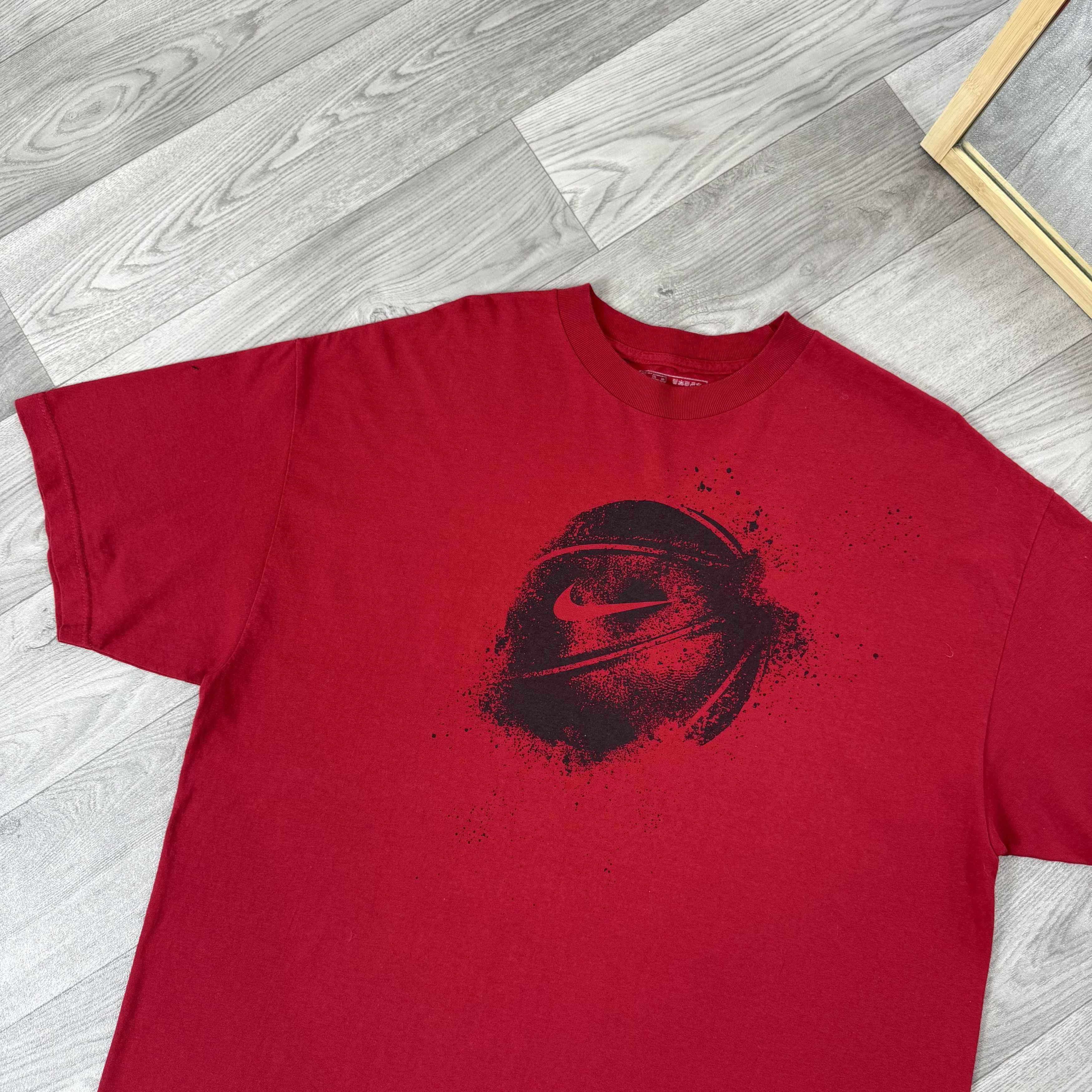 Nike Vintage Nike Basketball 90s Rare Red Graphic Heavy Tee Shirt Size US XL / EU 56 / 4 - 5 Thumbnail