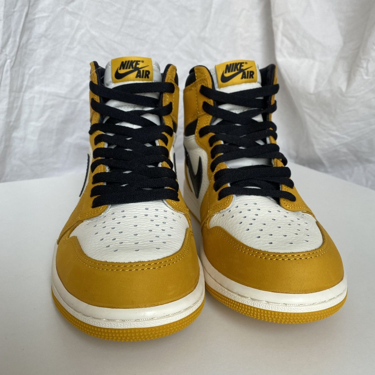 Nike Nike Air Jordan 1 Yellow Orche Size US 8 / EU 41 - 2 Thumbnail