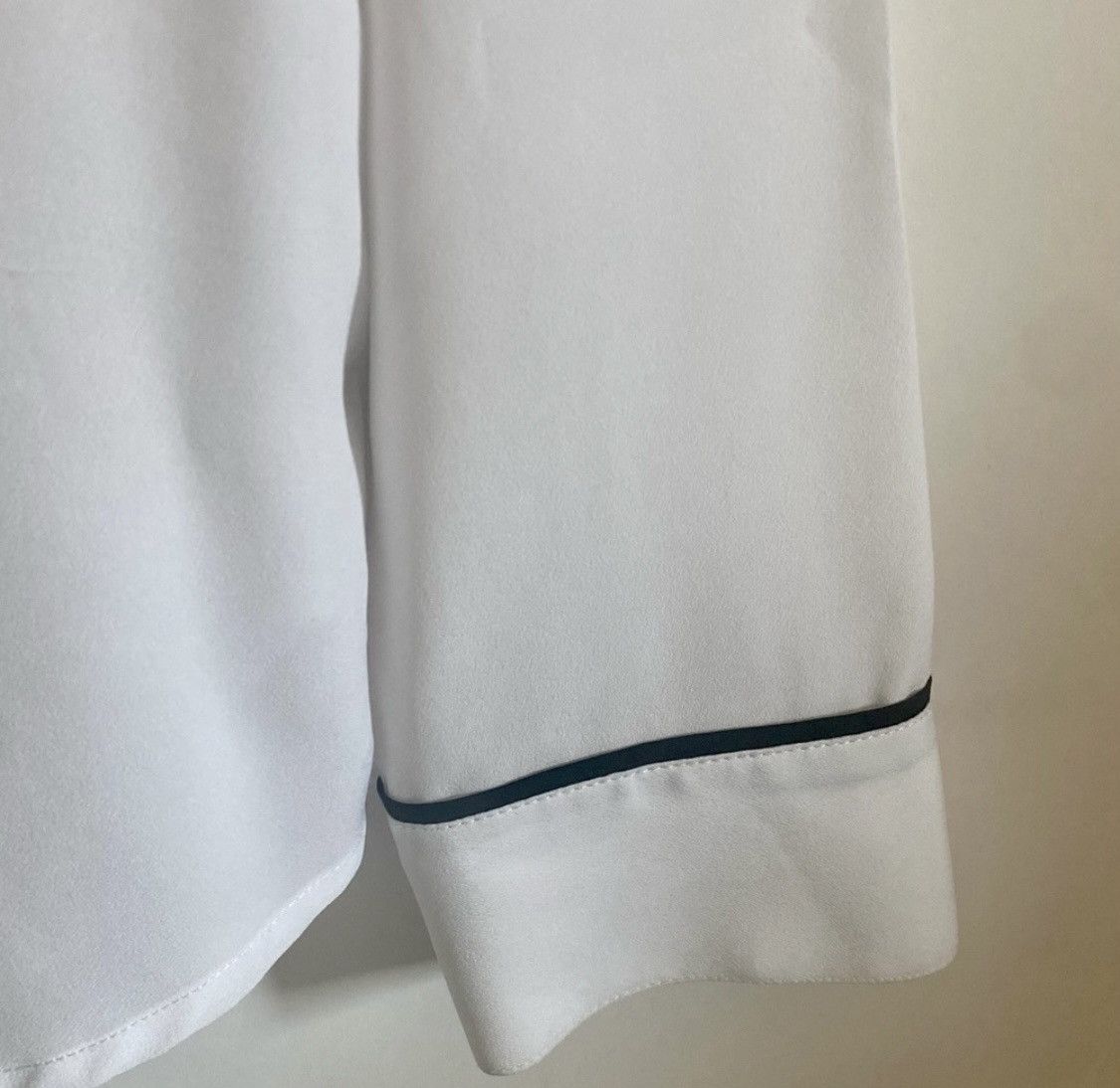 Michael Kors MICHAEL KORS WHITE BLACK BUTTON UP BLOUSE ZIPPER POCKETS Size M / US 6-8 / IT 42-44 - 5 Thumbnail