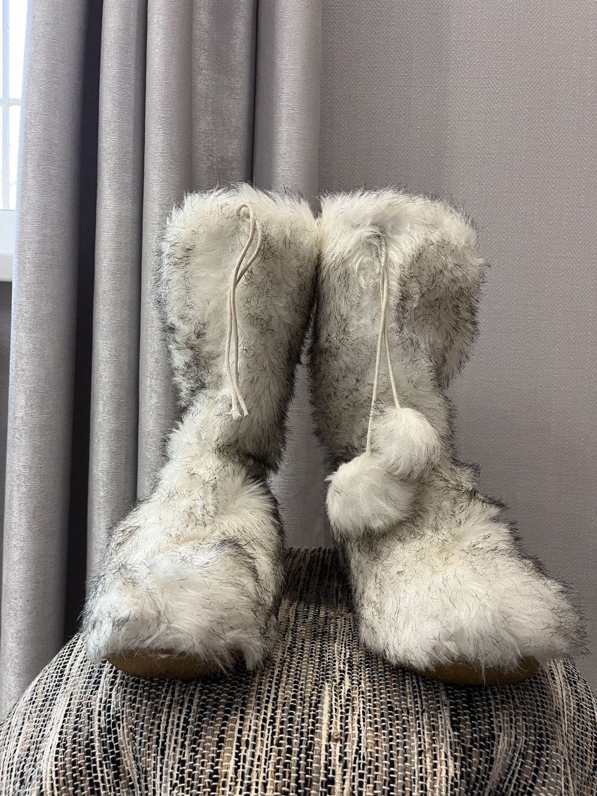 Other Vintage faux fur boots yeti shoes rare y2k ankle boots Size US 7 / IT 37 - 4 Thumbnail