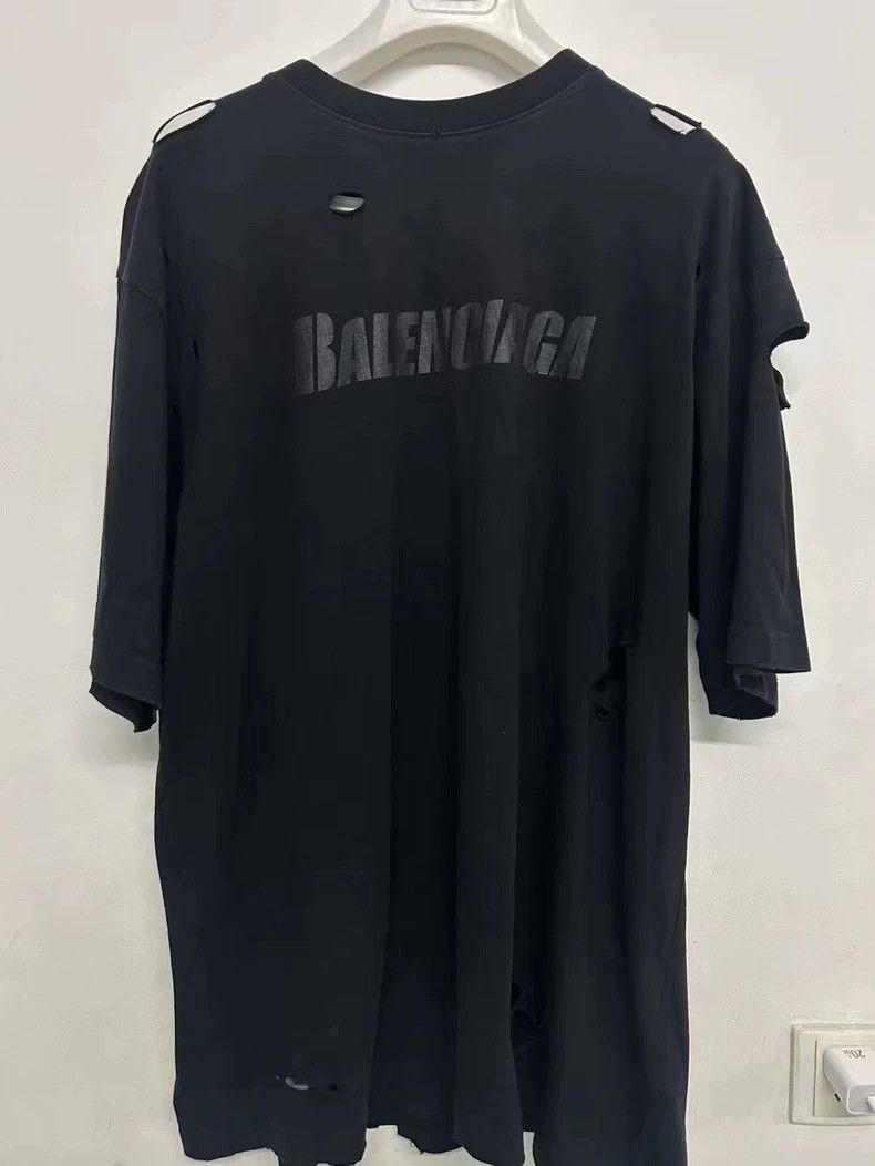 Balenciaga Balenciaga Distressed Letter Short Sleeve Size US XS / EU 42 / 0 - 1 Thumbnail