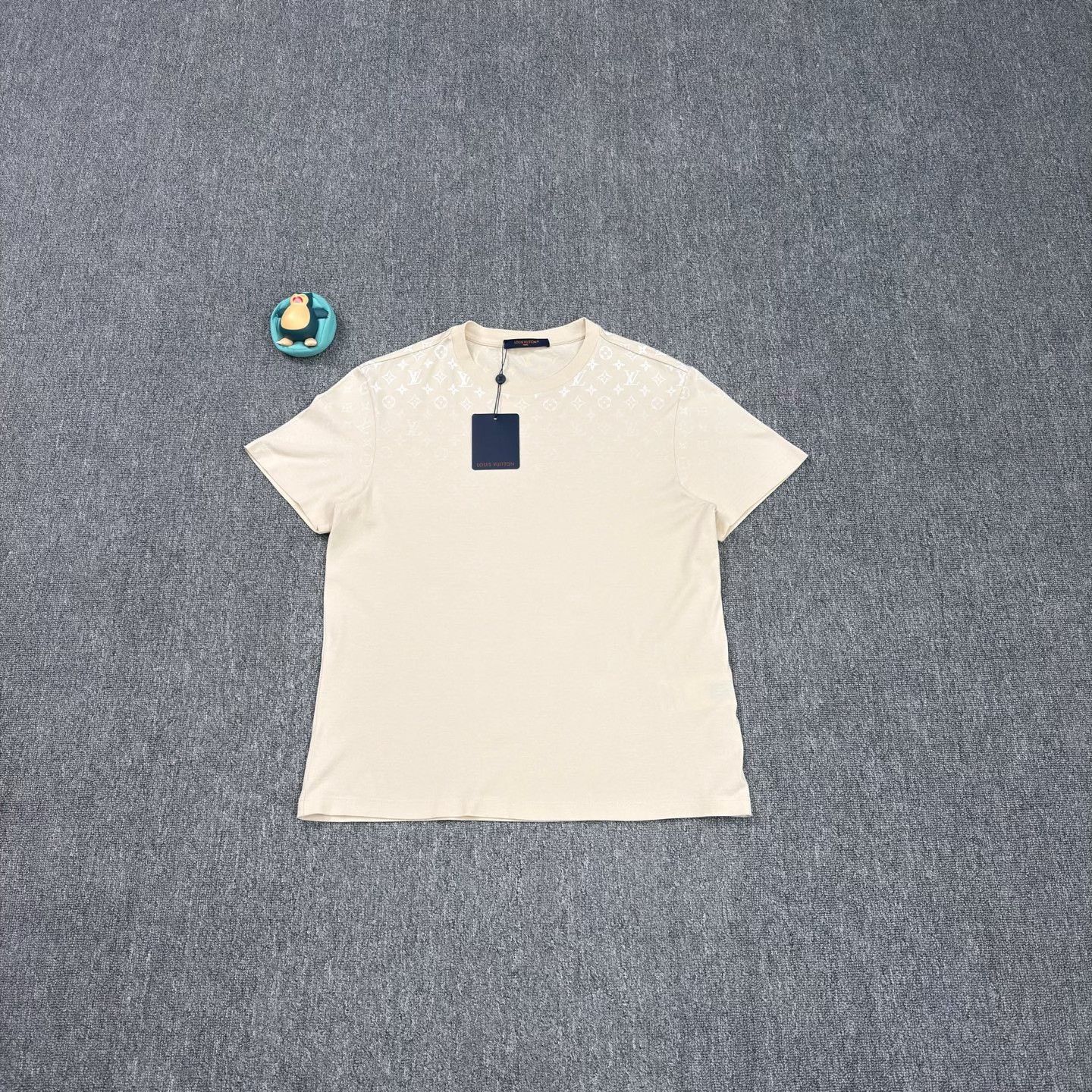 Louis Vuitton LV 25 Gradient Print Beige Short-Sleeve Size US M / EU 48-50 / 2 - 1 Thumbnail