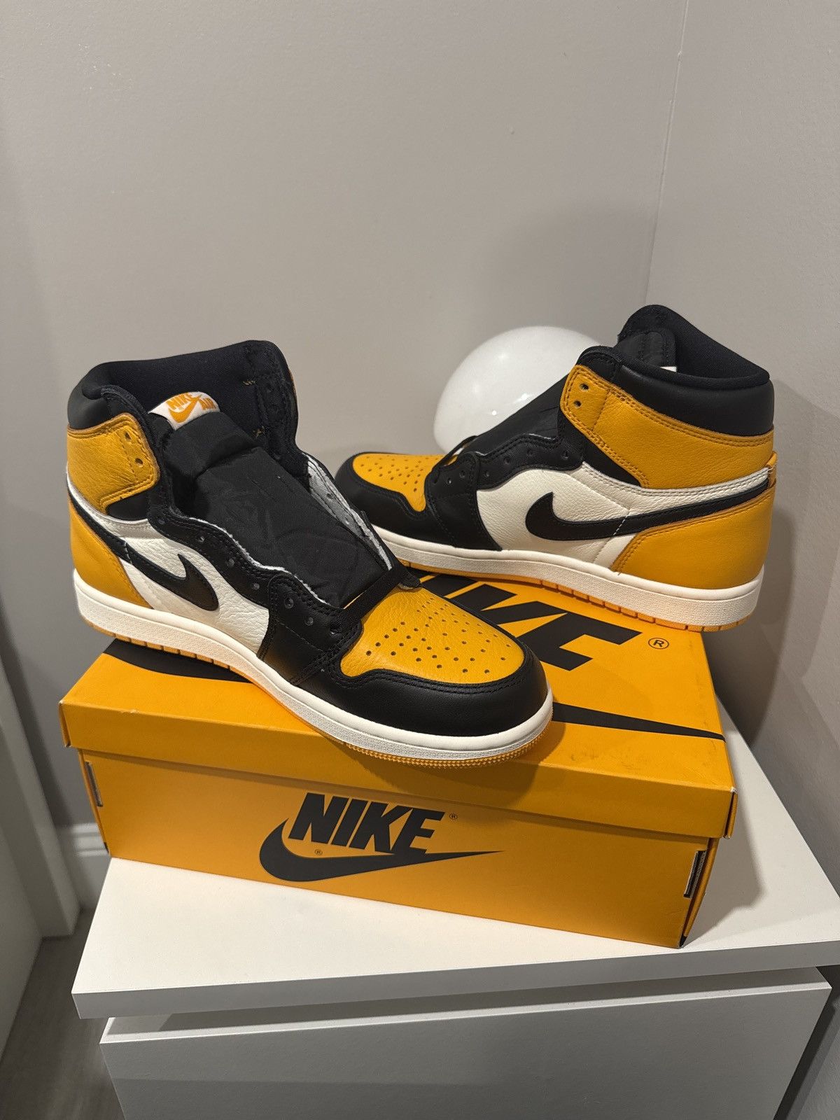 Jordan Brand Jordan 1 Yellow Toe Size US 8.5 / EU 41-42 - 2 Thumbnail