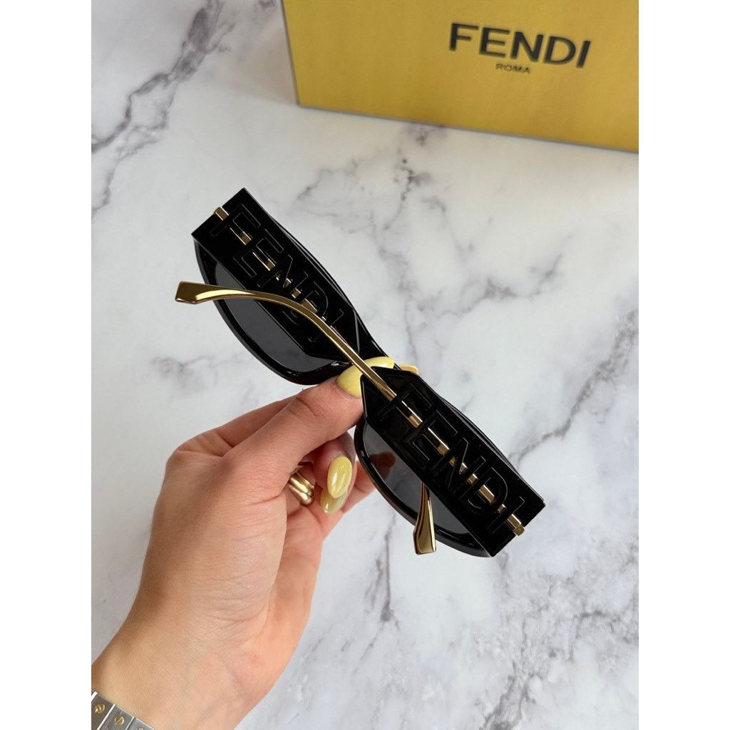 Fendi NEW Fendi FE40120I Fendigraphy Black Shield Sunglasses Size ONE SIZE - 8 Thumbnail