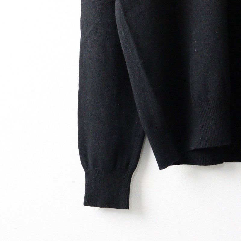 Comme des Garcons PLAY Sweater Heart Patch Wool V-neck Knit Black Size US S / EU 44-46 / 1 - 4 Thumbnail