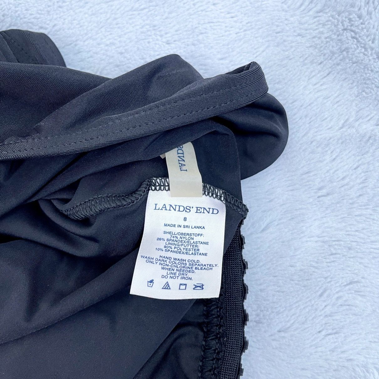Lands' End Lands End Scoop Neck Tugless One Piece Swimsuit Black Pad 8 Size M / US 6-8 / IT 42-44 - 7 Thumbnail