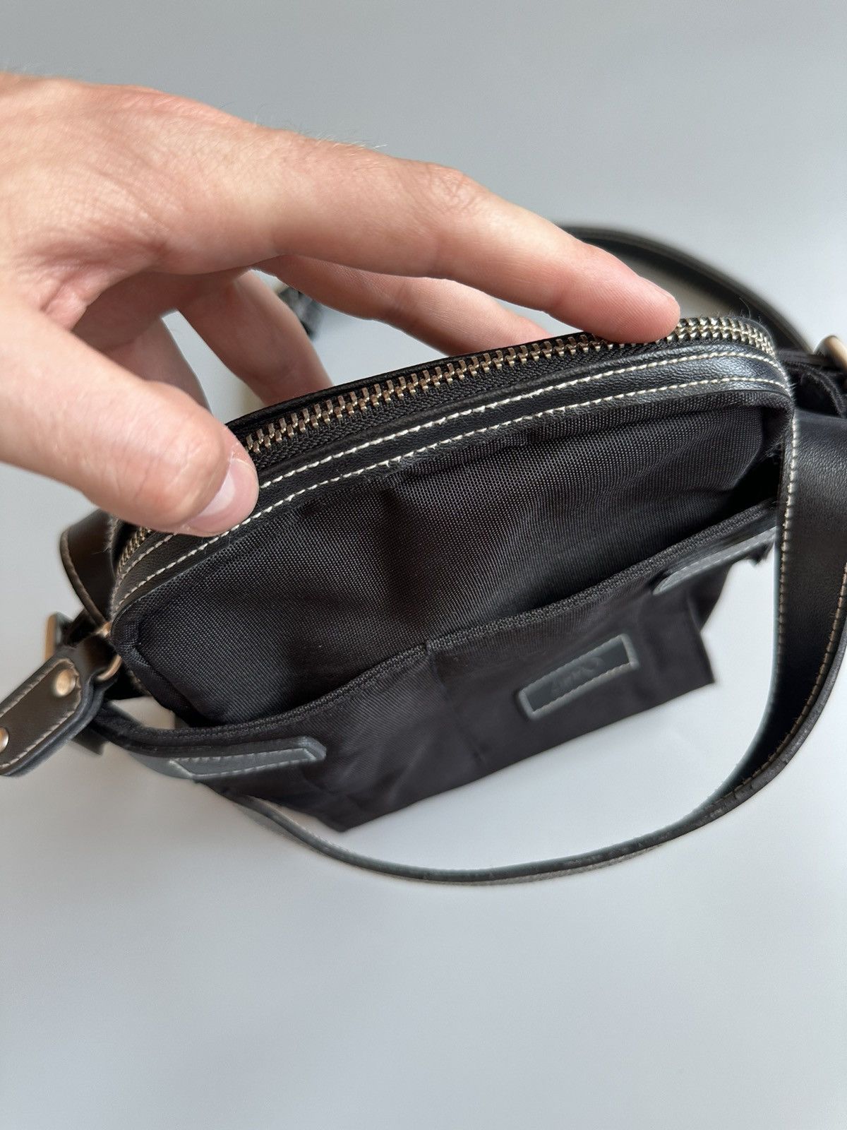 Vintage Vintage ZIPPO Crossbody Shoulder Black Bag Size ONE SIZE - 4 Thumbnail