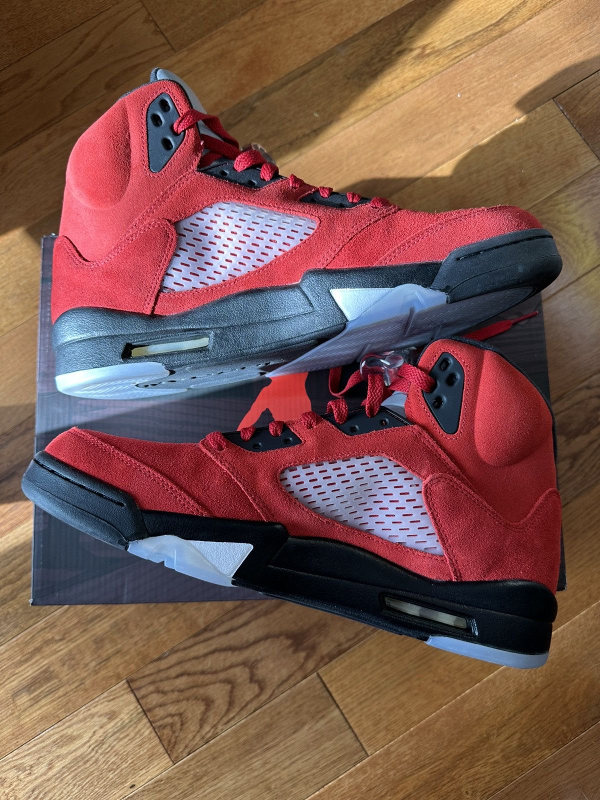 Jordan Brand × Nike Air Jordan 5 Toro Bravo Size US 12 / EU 45 - 2 Thumbnail