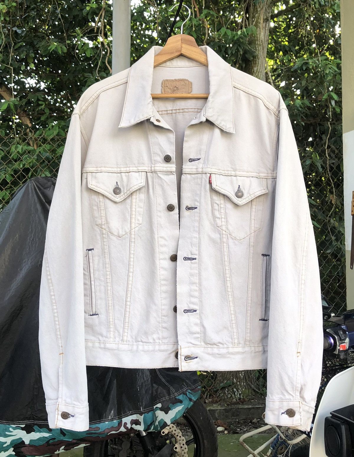 Levi's Vintage Clothing Vintage 1970s Levi's Denim Trucker Jacket Made in U. S. A 🇺🇸 Size US L / EU 52-54 / 3 - 1 Thumbnail