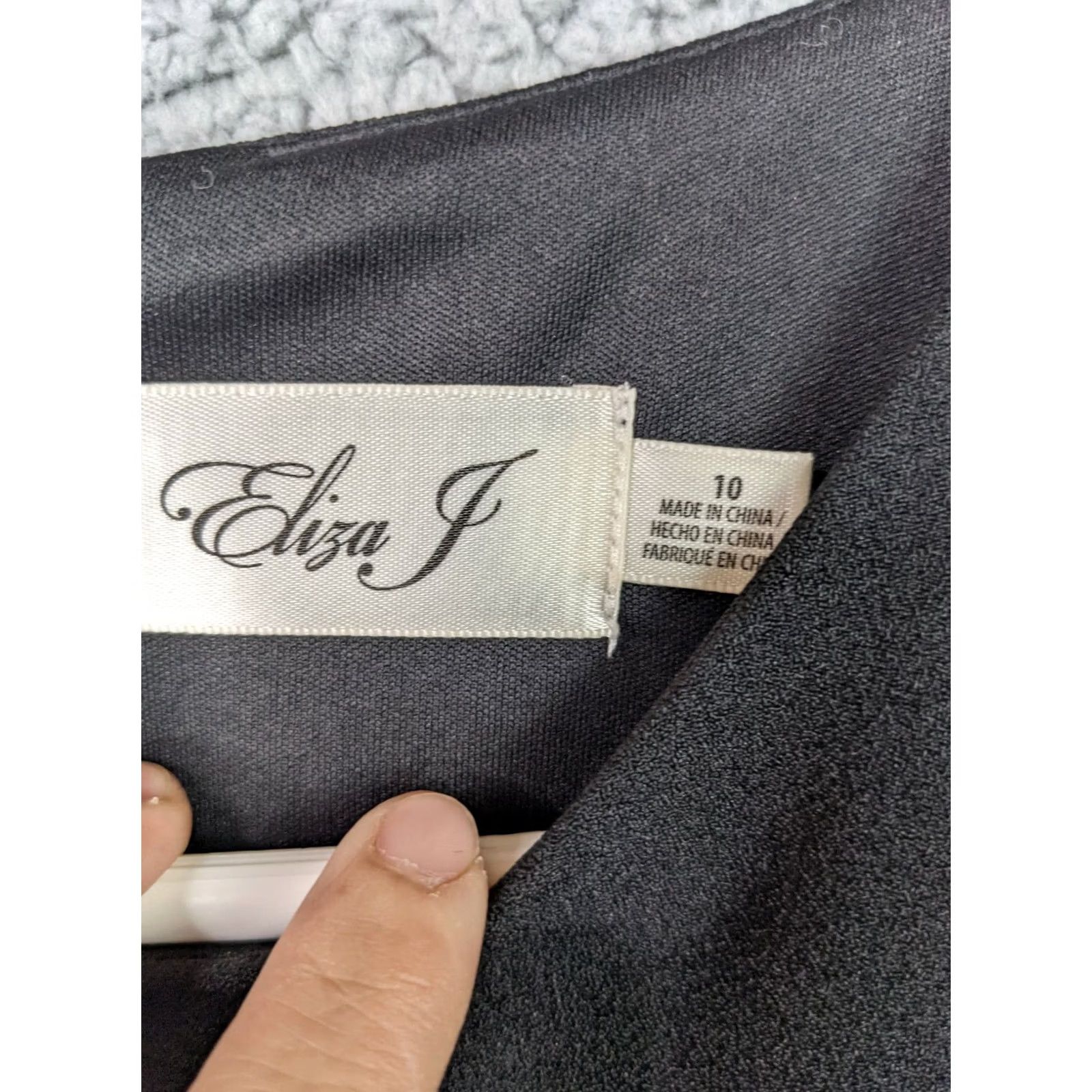 Vintage Eliza J Dress Shirt Womens Black Knee Length Scalloped Fit Flare Size 10 Sleeveless Crew Neck Knit Zip Lined Costume/Party/School/Office Size 32" / US 10 / IT 46 - 2 Thumbnail