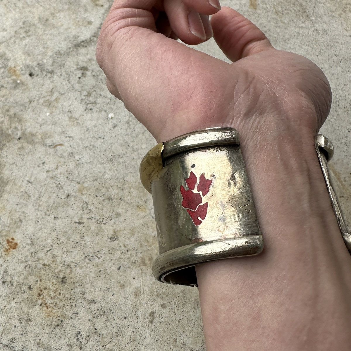 Kapital Kapital bull horn flower heart navajo symbol bangle bracelet Size ONE SIZE - 13 Thumbnail