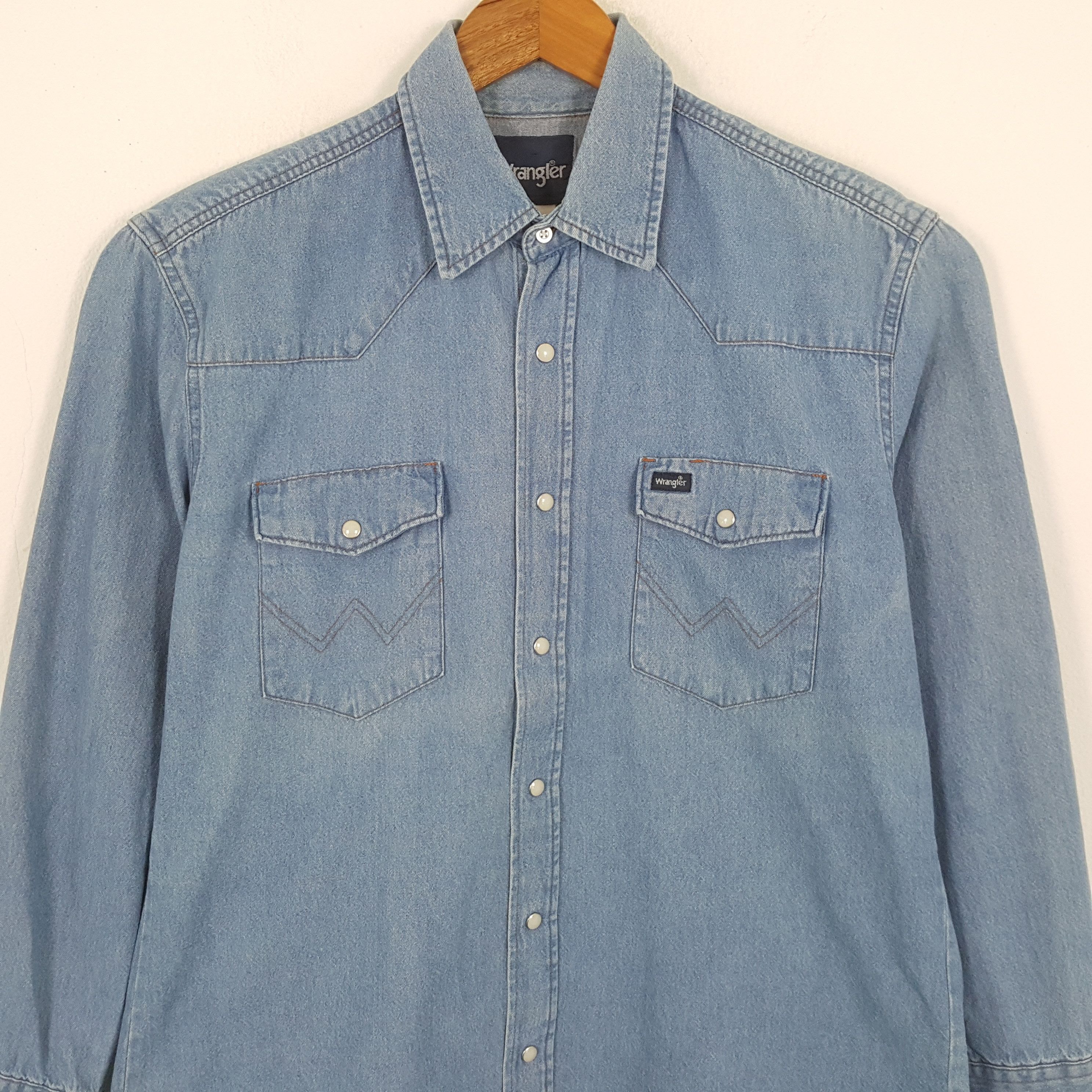 Vintage × Wrangler Vintage WRANGLER American Classic Style Denim Shirts Size US L / EU 52-54 / 3 - 2 Thumbnail
