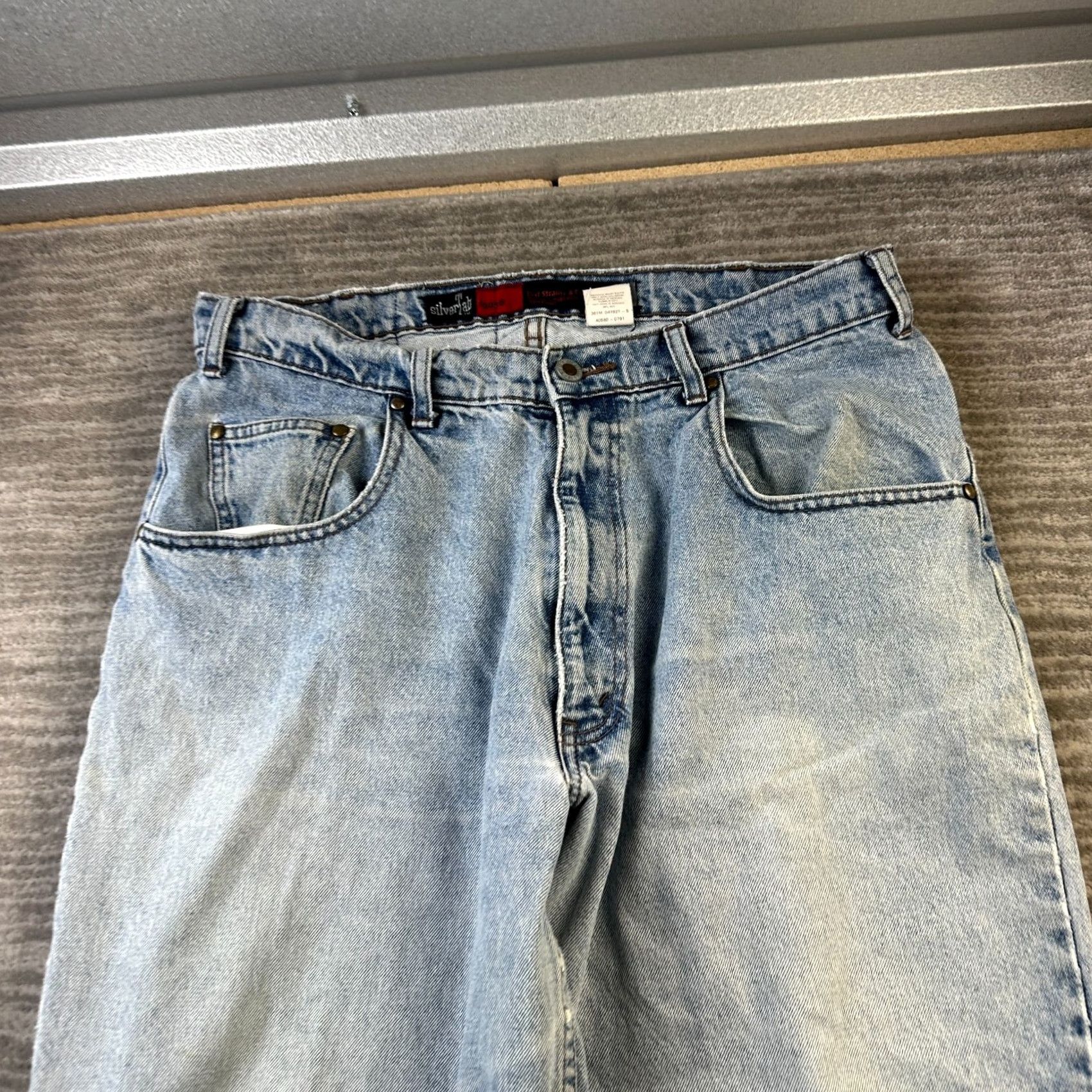 Levi's VINTAGE Levi's Silvertab Jeans Mens 38x30 Black Relaxed Straight 1991 90s Distressed Size US 38 / EU 54 - 3 Thumbnail