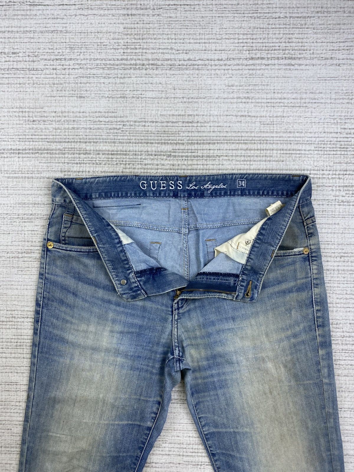 Guess × Vintage Vintage Guess Los Angeles Metal Logo Denim Jeans Size US 31 - 6 Thumbnail