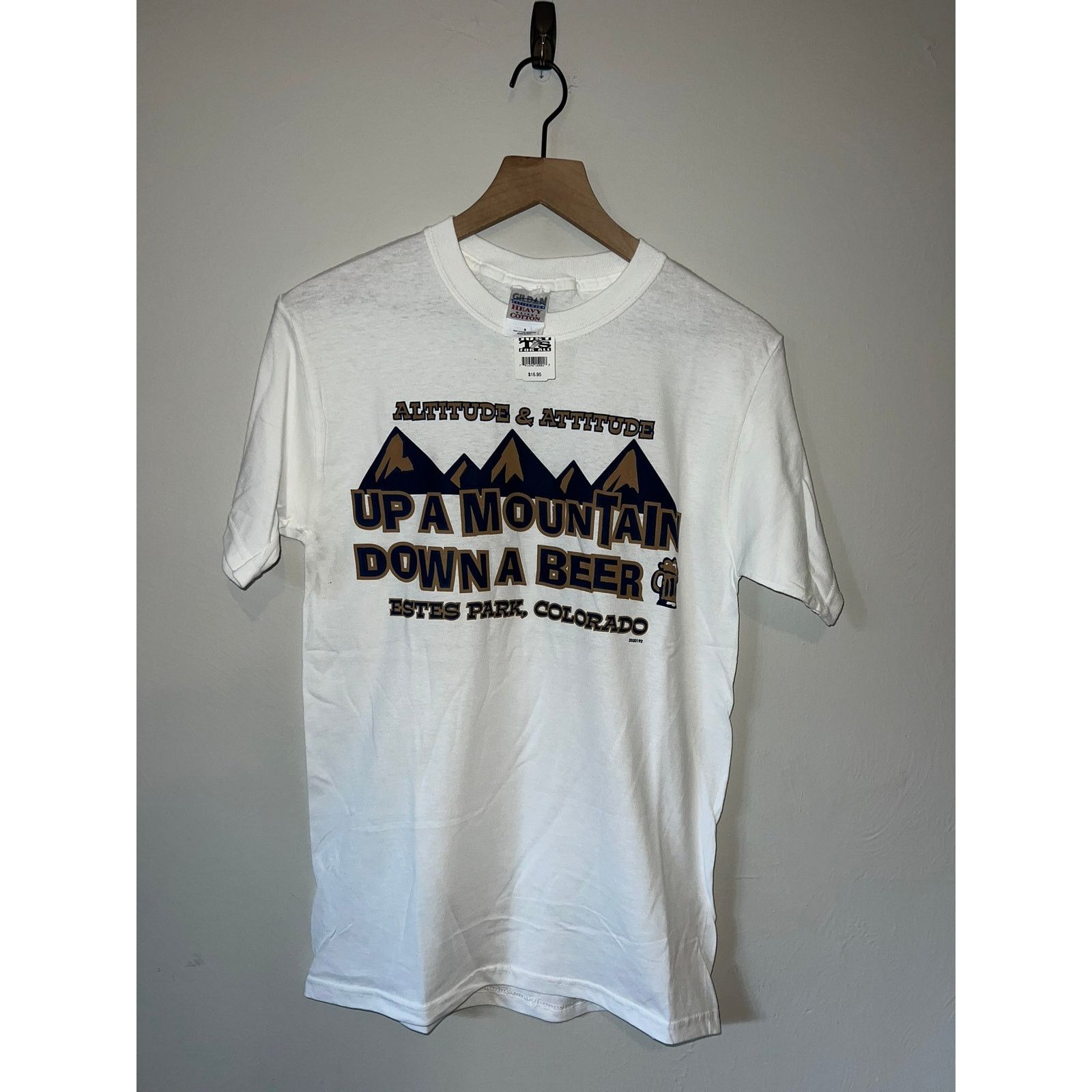 Gildan Y2K Up A Mountain Down A Beer Estes Park CO Shirt 2000s S Size US S / EU 44-46 / 1 - 1 Thumbnail