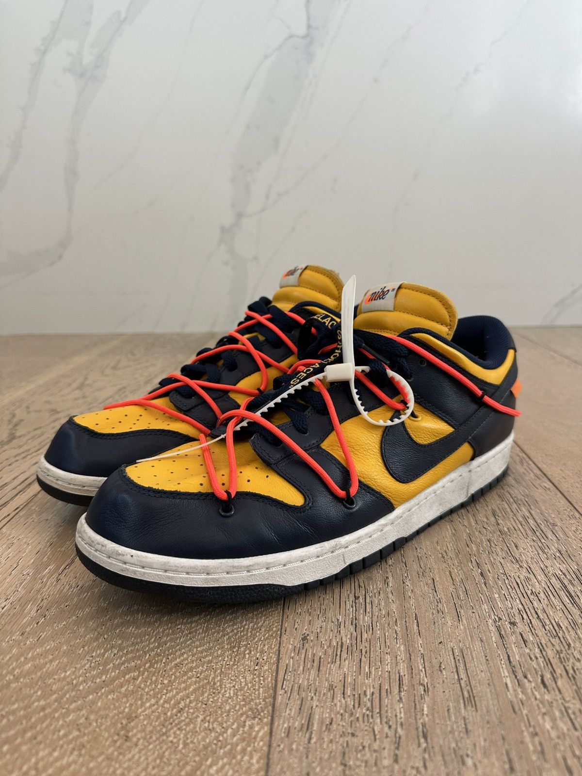 Nike × Off-White Nike Dunk Low Off-White University Gold Size US 14 / EU 47 - 1 Thumbnail