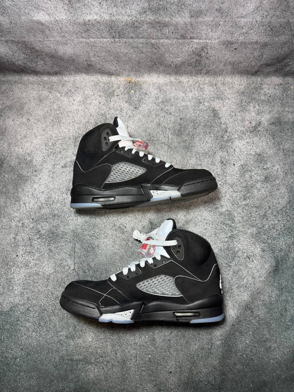 Jordan Brand Size 4.5Y | Jordan 5 Metallic With Box | Pre-Owned Size US 5 / EU 37 - 10 Thumbnail