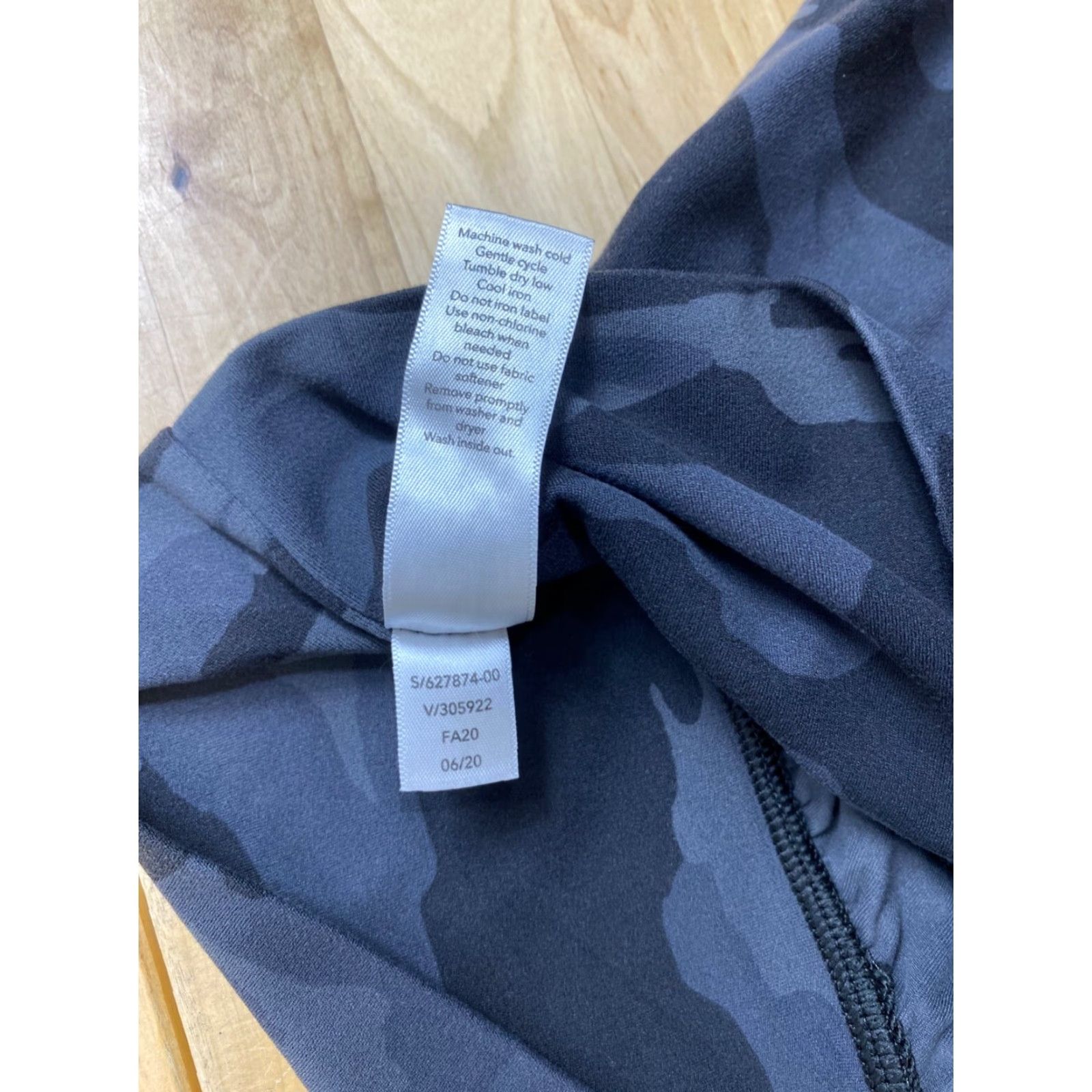 Athleta Athleta Salutation Camo Joggers Womens 2XS Black Activewear Casual Jogger Pants Womens Black 2XS 26.5in Inseam Size 24" / US 00 / IT 34 - 5 Thumbnail