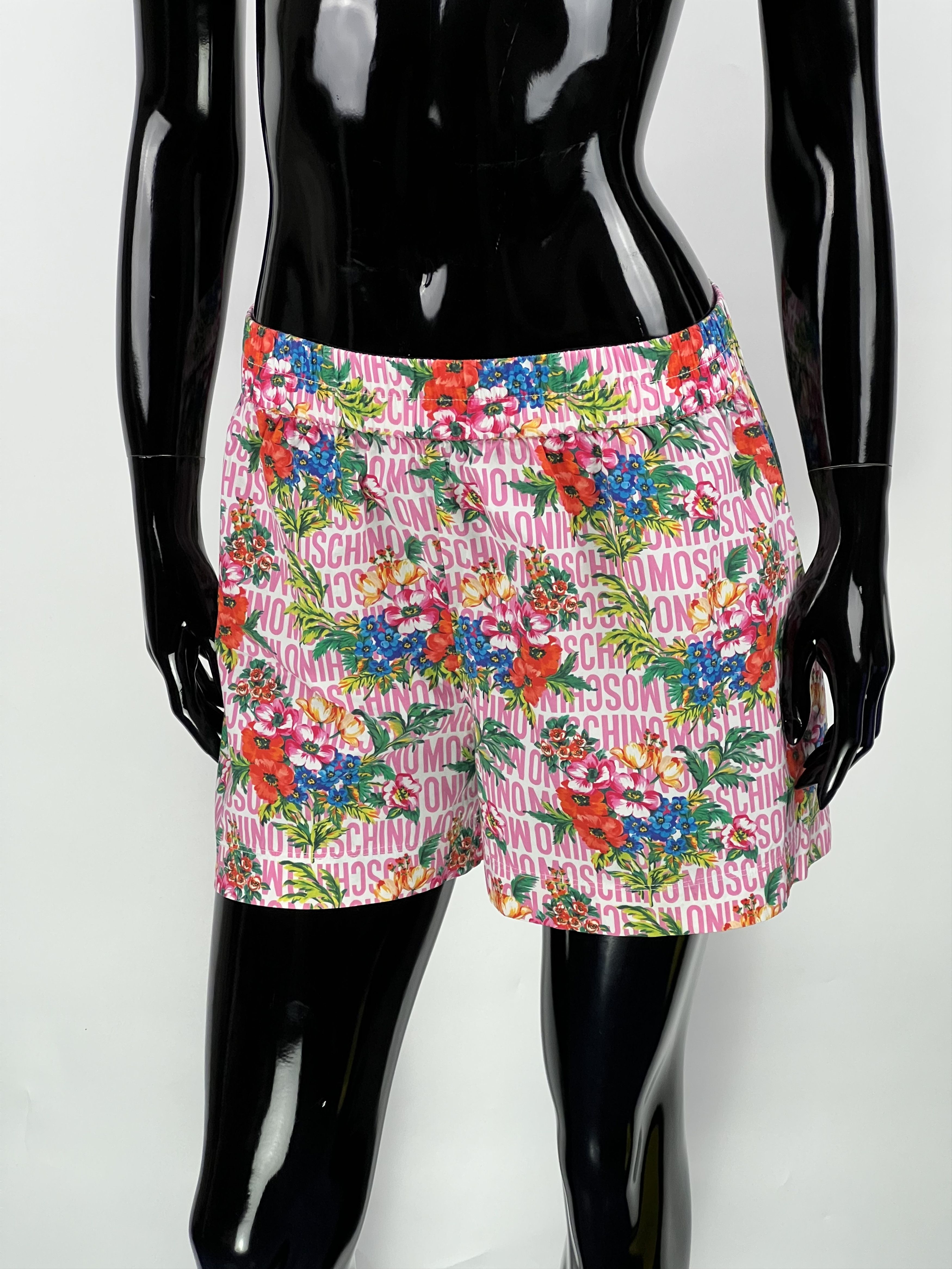 Moschino Moschino Teen Full Print Shorts Size XS Size 26" / US 2 / IT 38 - 1 Thumbnail