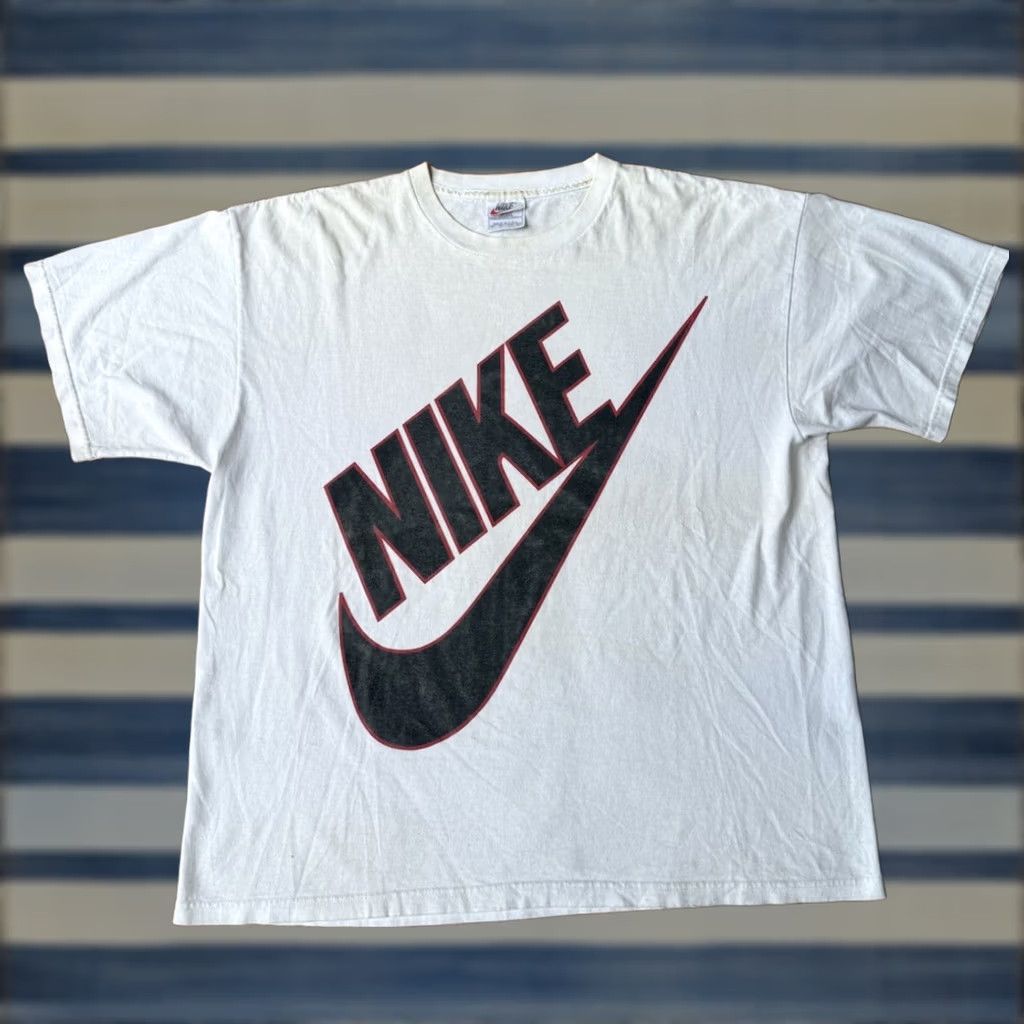 Nike VINTAGE Nike Logo Graphic T-Shirt Large White 90s Tennis Mens Short Sleeve Crew Neck Cotton Logo Double-Sided Size US L / EU 52-54 / 3 - 1 Thumbnail