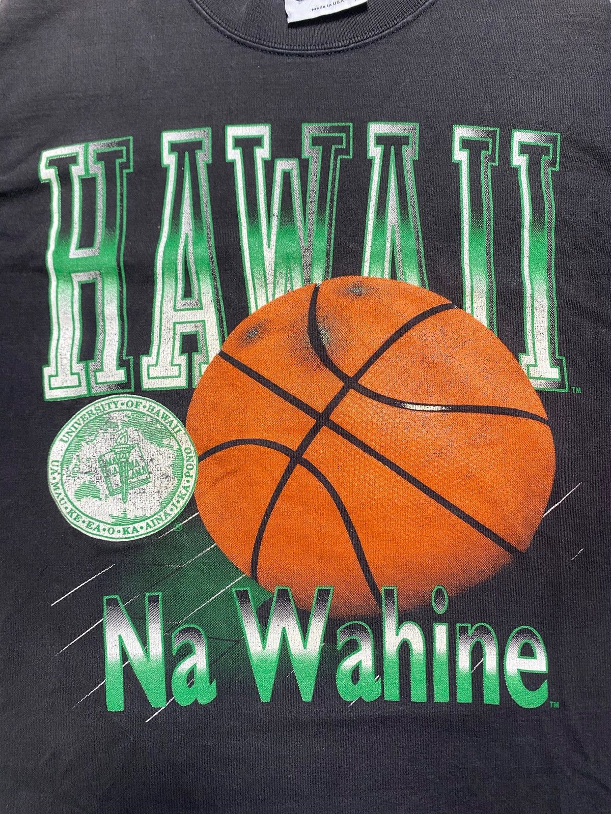 Vintage VINTAGE TSHIRT UNIVERSITY OF HAWAII NA WAHINE Size US M / EU 48-50 / 2 - 7 Thumbnail