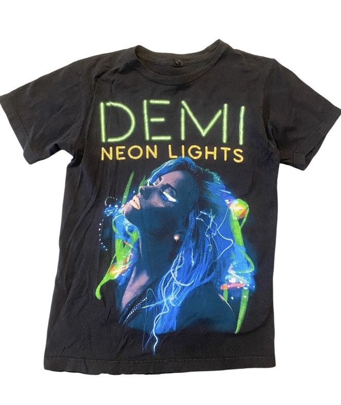 Tultex 2014’ Demi Lovato Tour Shirt Size M / US 6-8 / IT 42-44 - 1 Thumbnail