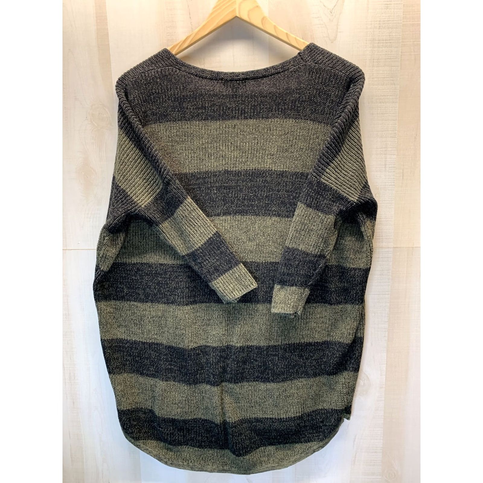 Express Express Women’s M Black/Green Striped Deep V Neck Short Sleeve Sweater Size M / US 6-8 / IT 42-44 - 5 Thumbnail