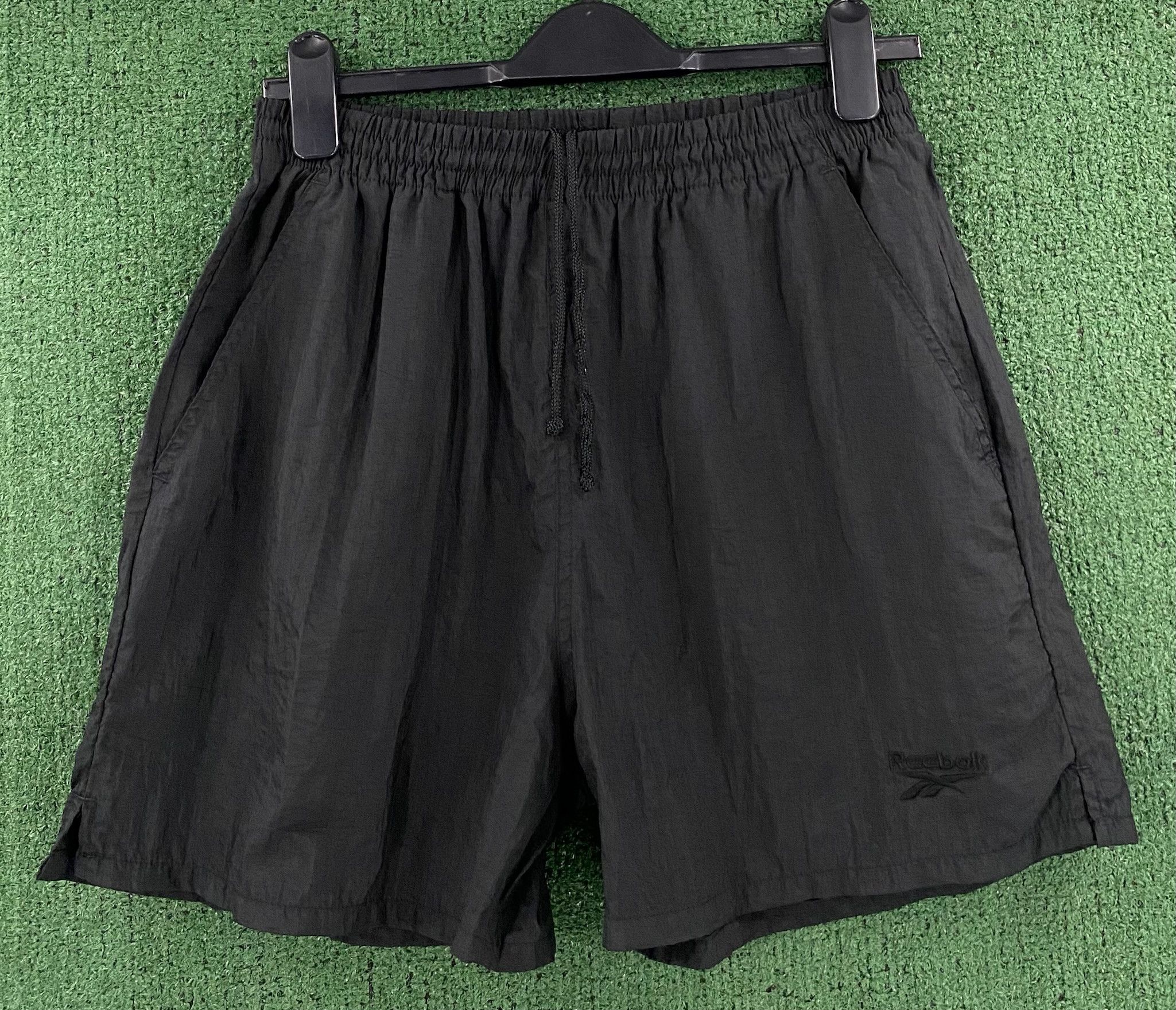 Reebok 90’s Reebok Embroidered Windbreaker Shorts W/Pockets Medium Size US 33 - 1 Thumbnail