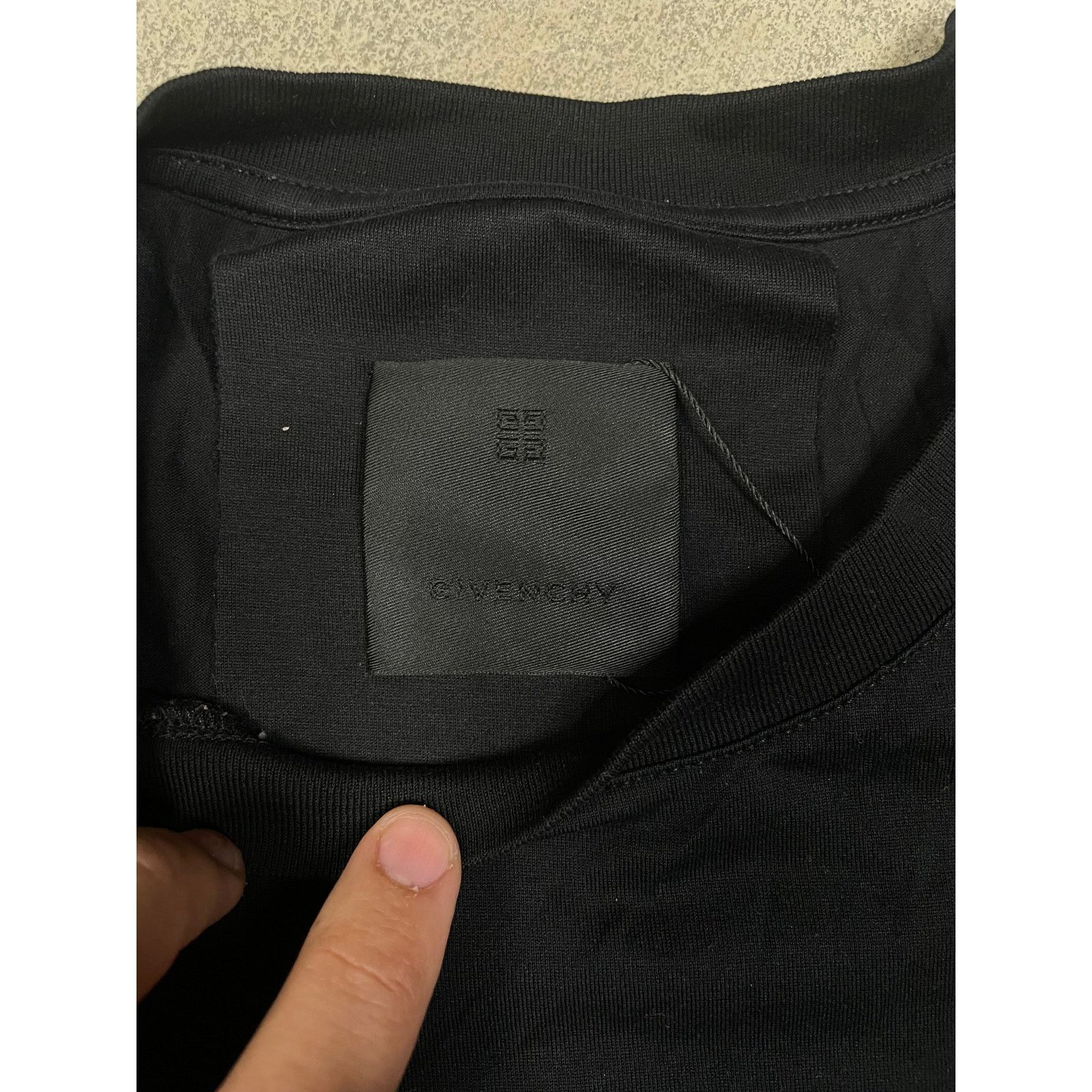 Givenchy Givenchy Thorns Tee Black Medium Used Size US M / EU 48-50 / 2 - 6 Thumbnail