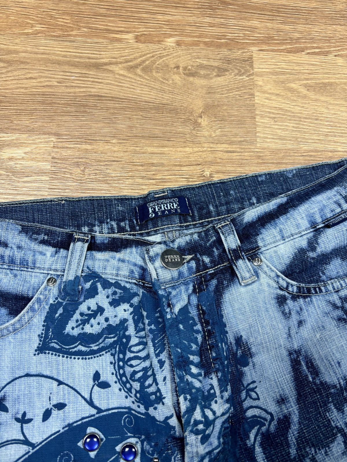 Gianfranco Ferre Gianfranco Ferré Graphic Rhinestone Denim Pants Size 30" / US 8 / IT 44 - 6 Thumbnail
