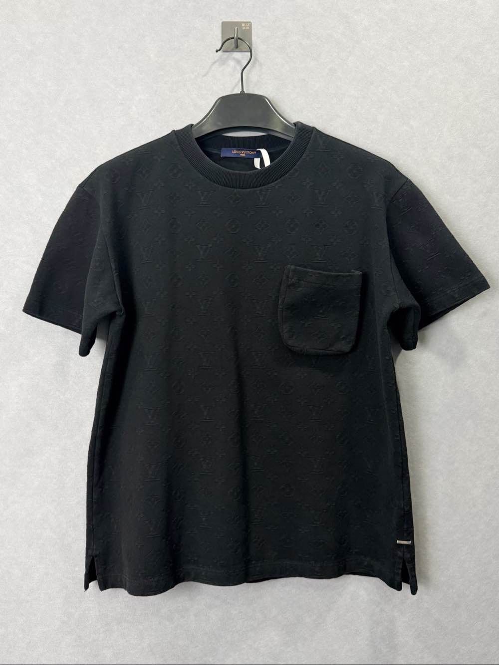 Louis Vuitton Louis Vuitton Monogram Pocket T-Shirt Size M Size US M / EU 48-50 / 2 - 1 Thumbnail