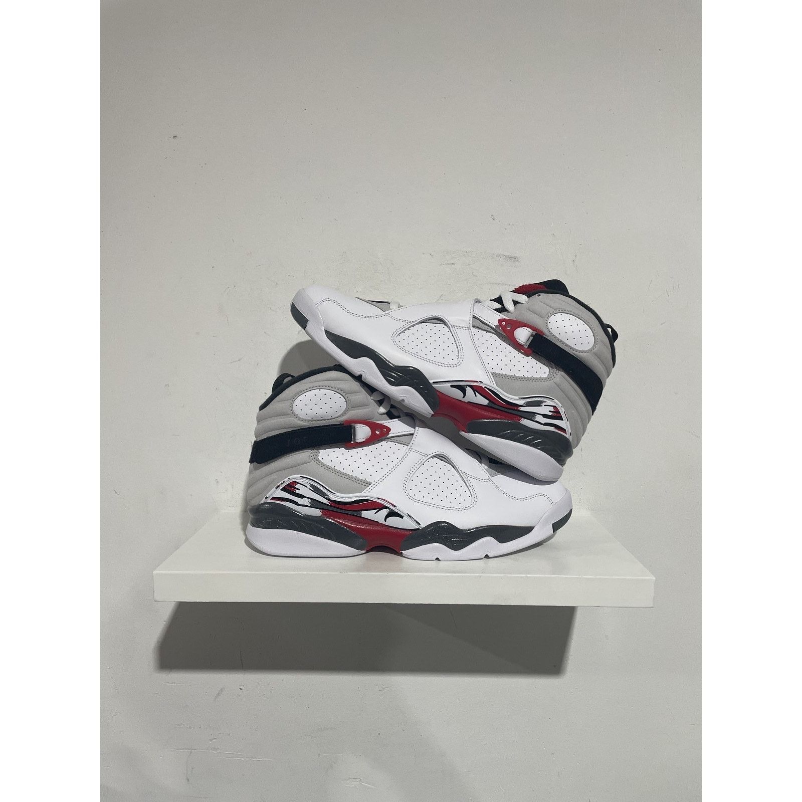 Jordan Brand JORDAN 8 RETRO BUGS BUNNY 2025 SIZE 10 NEW Size US 10 / EU 43 - 1 Thumbnail