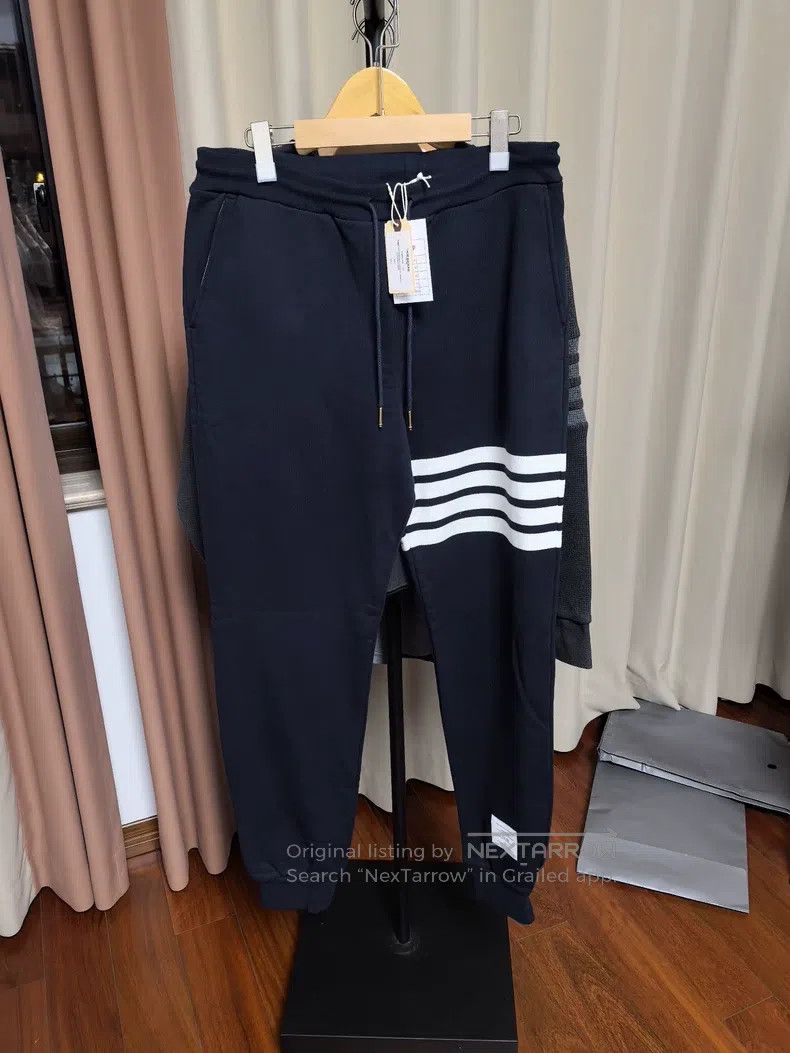 Thom Browne Thom Browne size 4 Classic Sweatpants Size US 30 / EU 46 - 1 Thumbnail