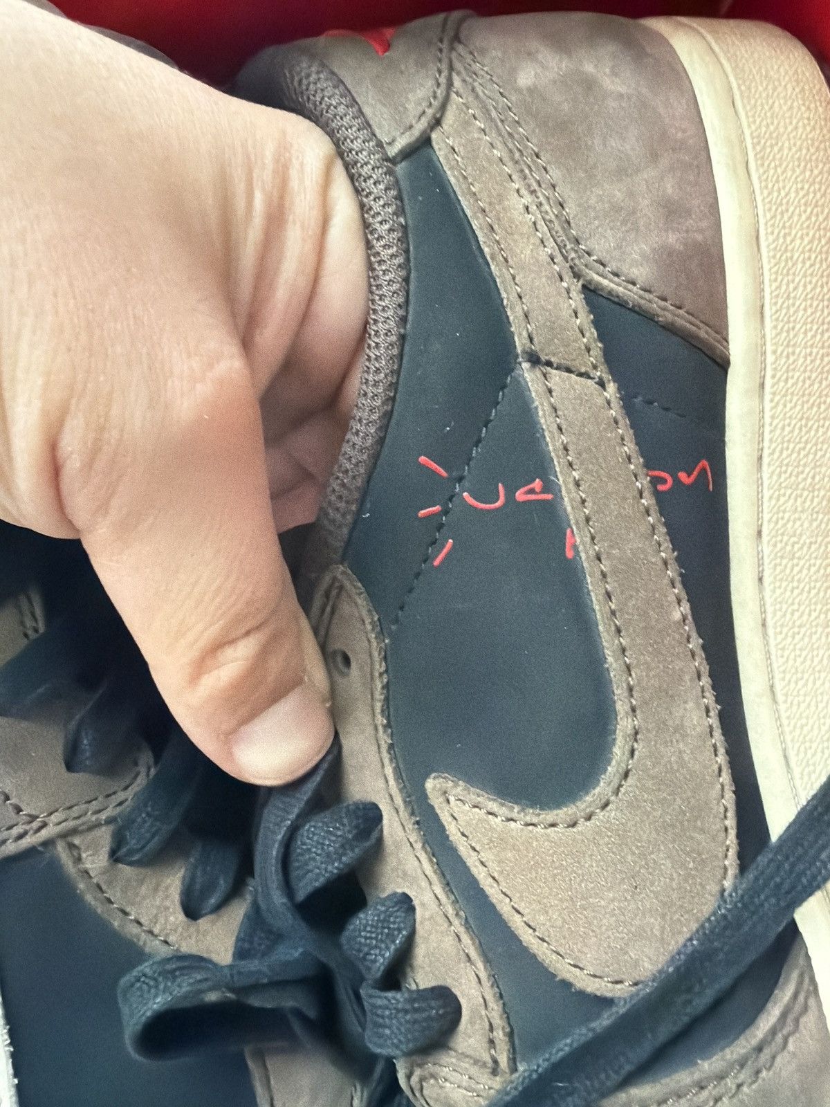 Jordan Brand × Travis Scott Jordan 1 Low x Travis Scott OG Mocha size 10.5 Size US 10.5 / EU 43-44 - 16 Thumbnail