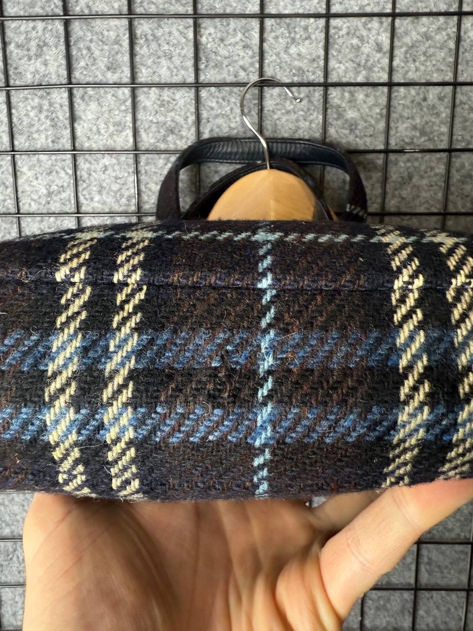 Burberry Burberrys Vintage Nova Check Handbag Tweed Size ONE SIZE - 4 Thumbnail